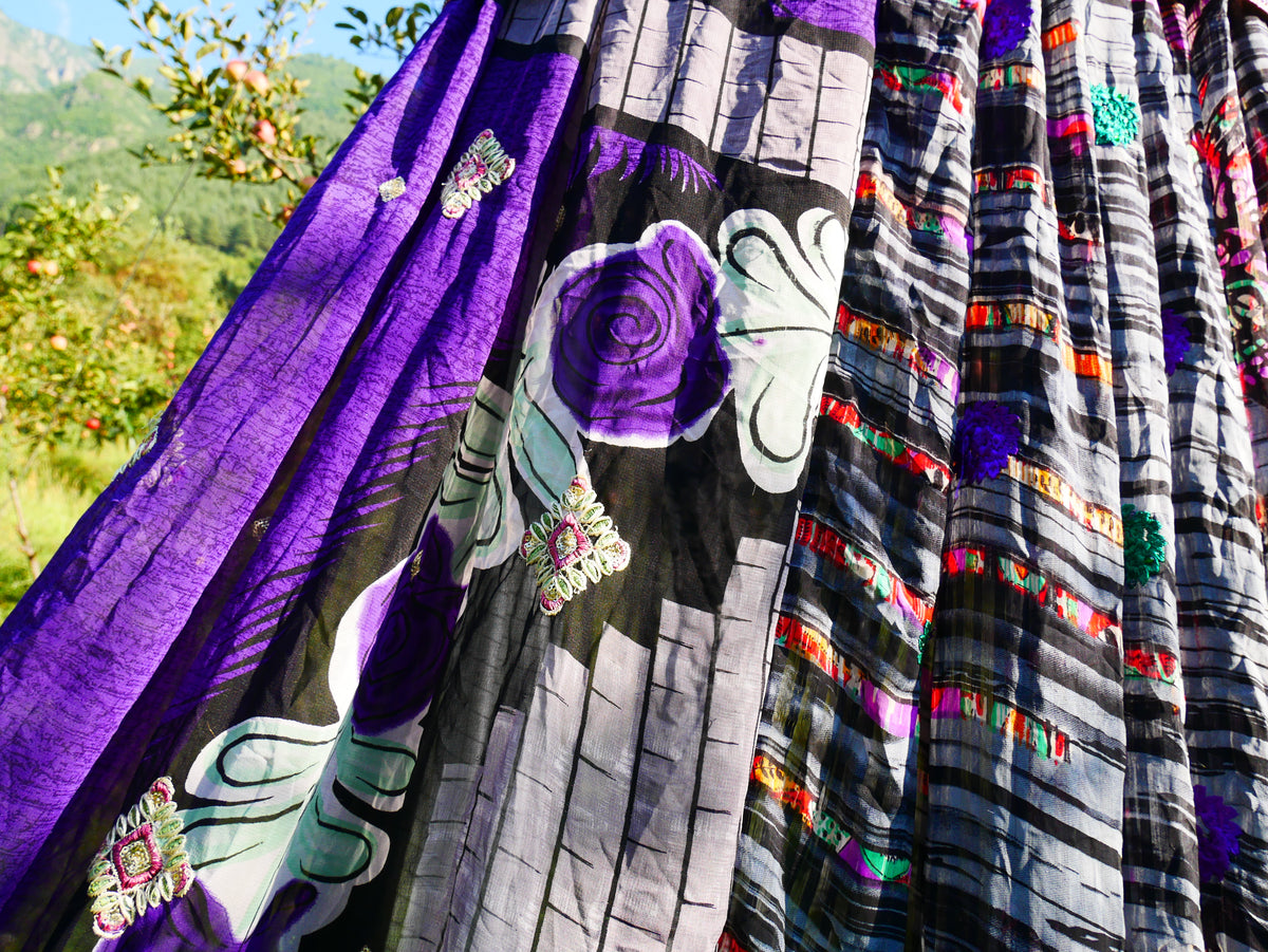 Boho Baldachin - Saree Zelt - Betthimmel | böhmische Hochzeitskulisse – Hippie-Dekor – Sitzbereich auf dem Boden | Meditationsraum - Shanti-Baldachin