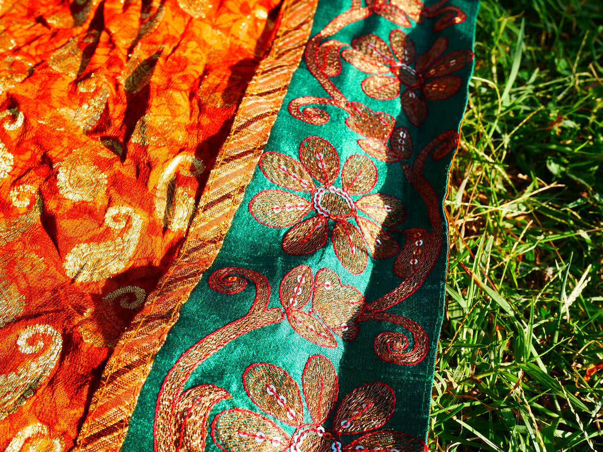 Boho Baldachin - Saree Zelt - Betthimmel | böhmische Hochzeitskulisse – Hippie-Dekor – Sitzbereich auf dem Boden | Meditationsraum - Shanti-Baldachin