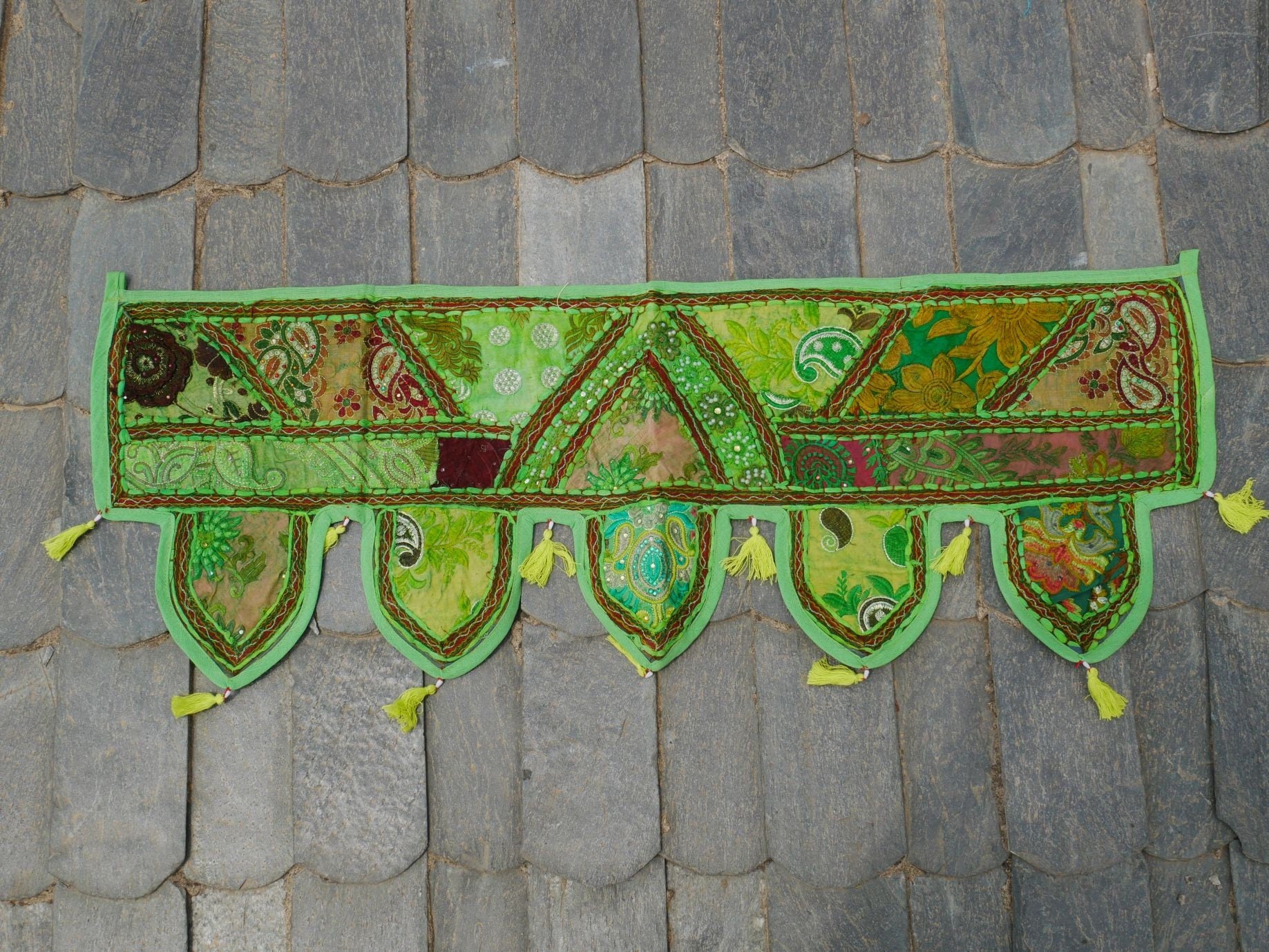 Toran - saree patchwork door hanging | Indian valance - wall decor - The Shanti Home