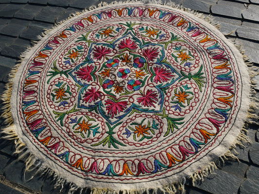 Round wool rug "Shanti Mandala" | Kashmiri Namda traditional hand felted wool rug bohemian bedroom rug - The Shanti Home