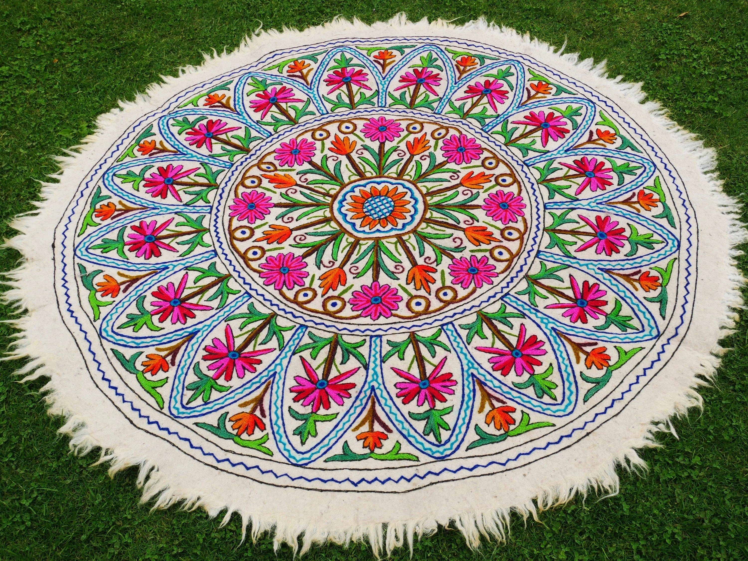 Round wool rug "Himalayan Mandala" | felted wool rug Kashmiri "Namda" traditional felt rug - The Shanti Home