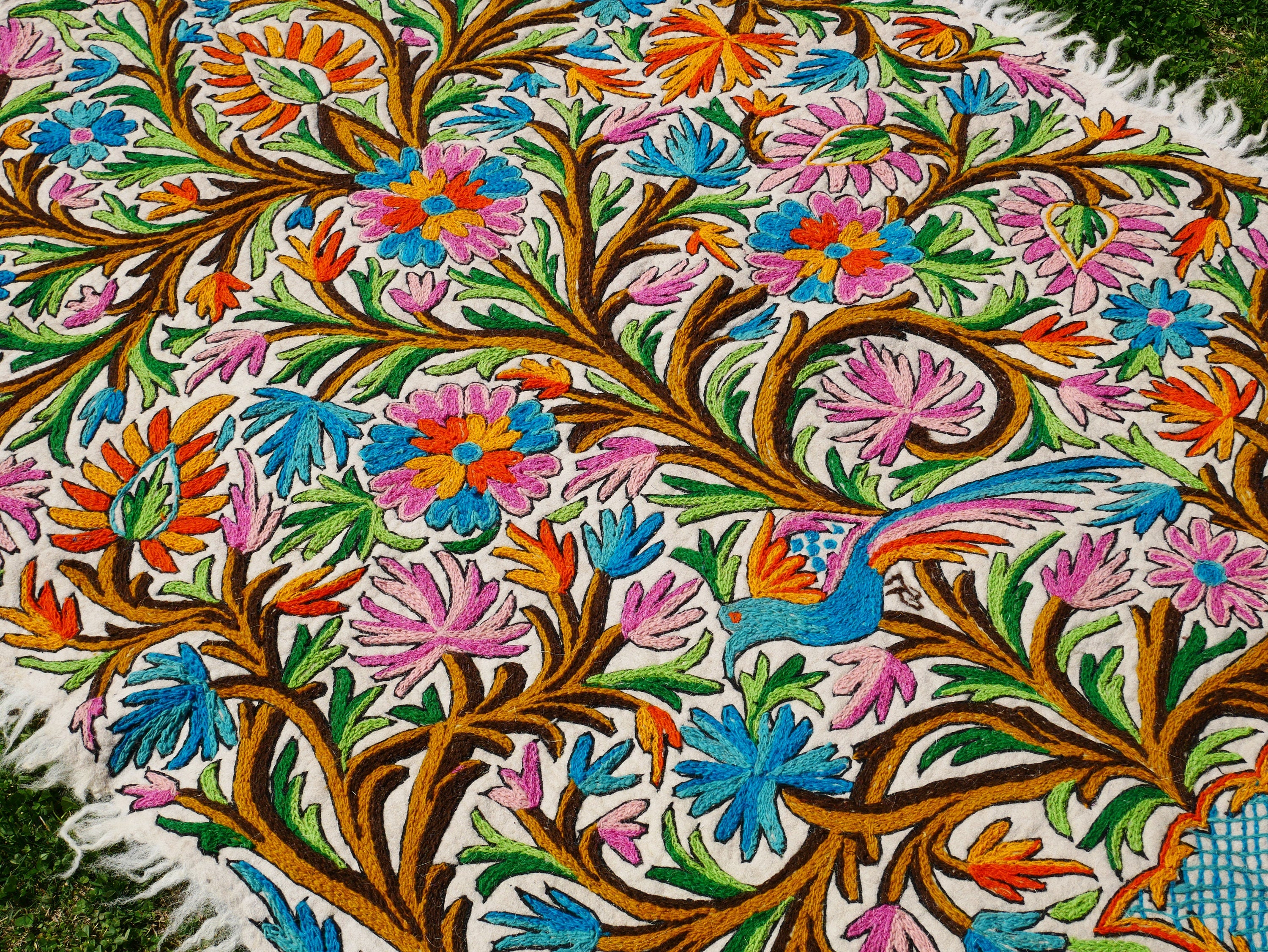 Boho wool rug "Magical Jungle" traditional Namda felt rug from Kashmir - The Shanti Home