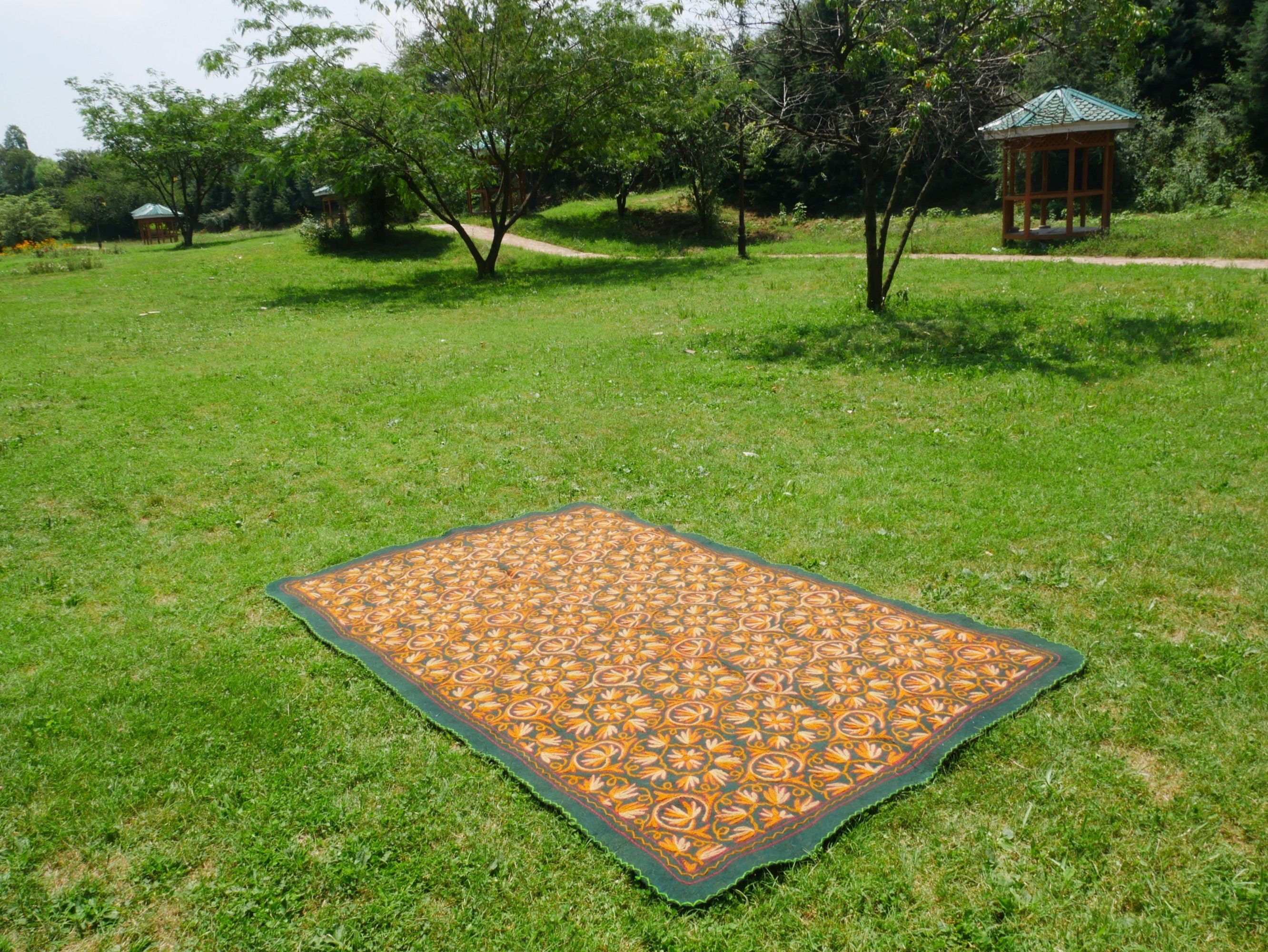 6*9 hand felted Kashmiri Namda - fully embroidered - soft bohemian bedroom rug - The Shanti Home