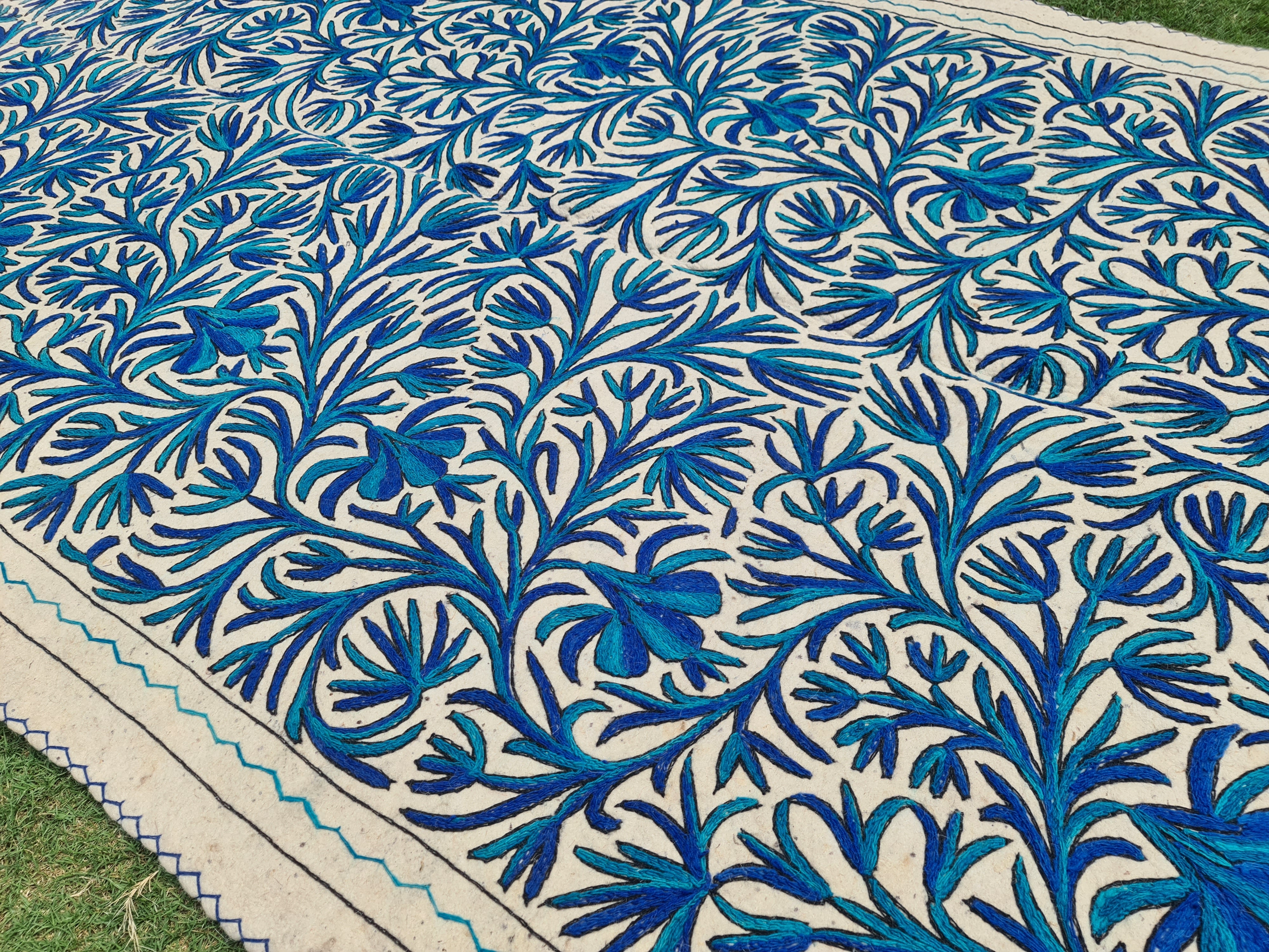 Beautiful 6*9 hand felted Kashmiri Namda - fully embroidered by hand - soft wool  living room rug - The Shanti Home