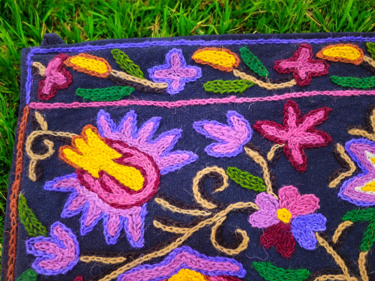Kashmiri Toran Door Valance 39" Hand-Embroidered Floral Cotton & Wool Banner Crewel embroidery, Boho Wall/Window Decor (Kopie)