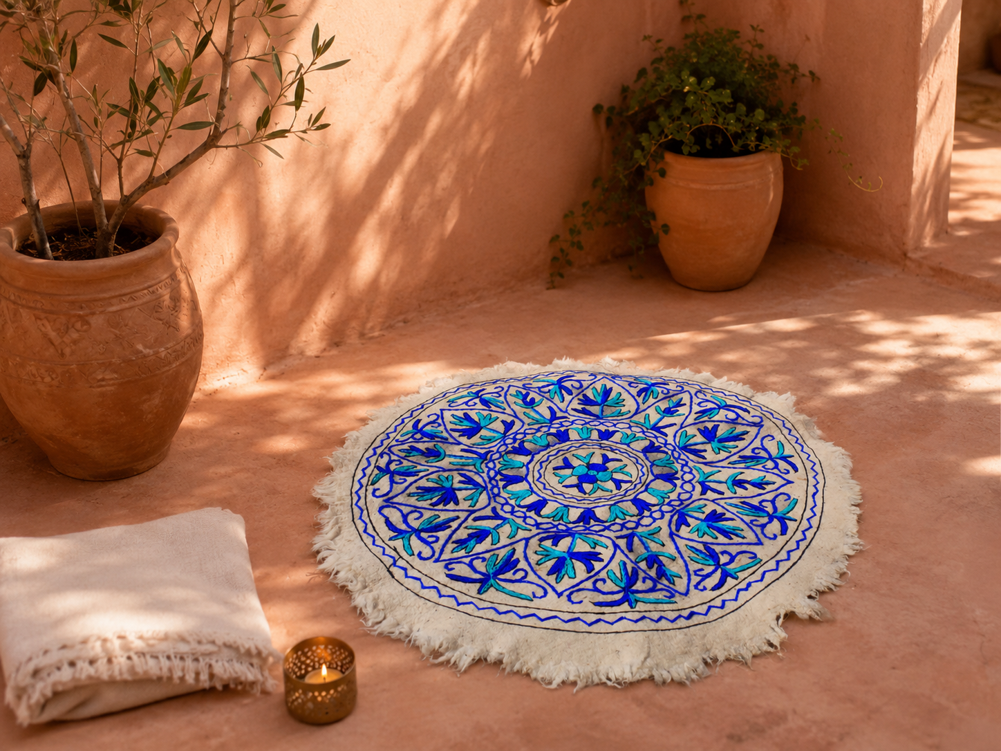 Alfombra Mandala Boho – Namda de Lana Artesanal de Cachemira, Bordado Colorido