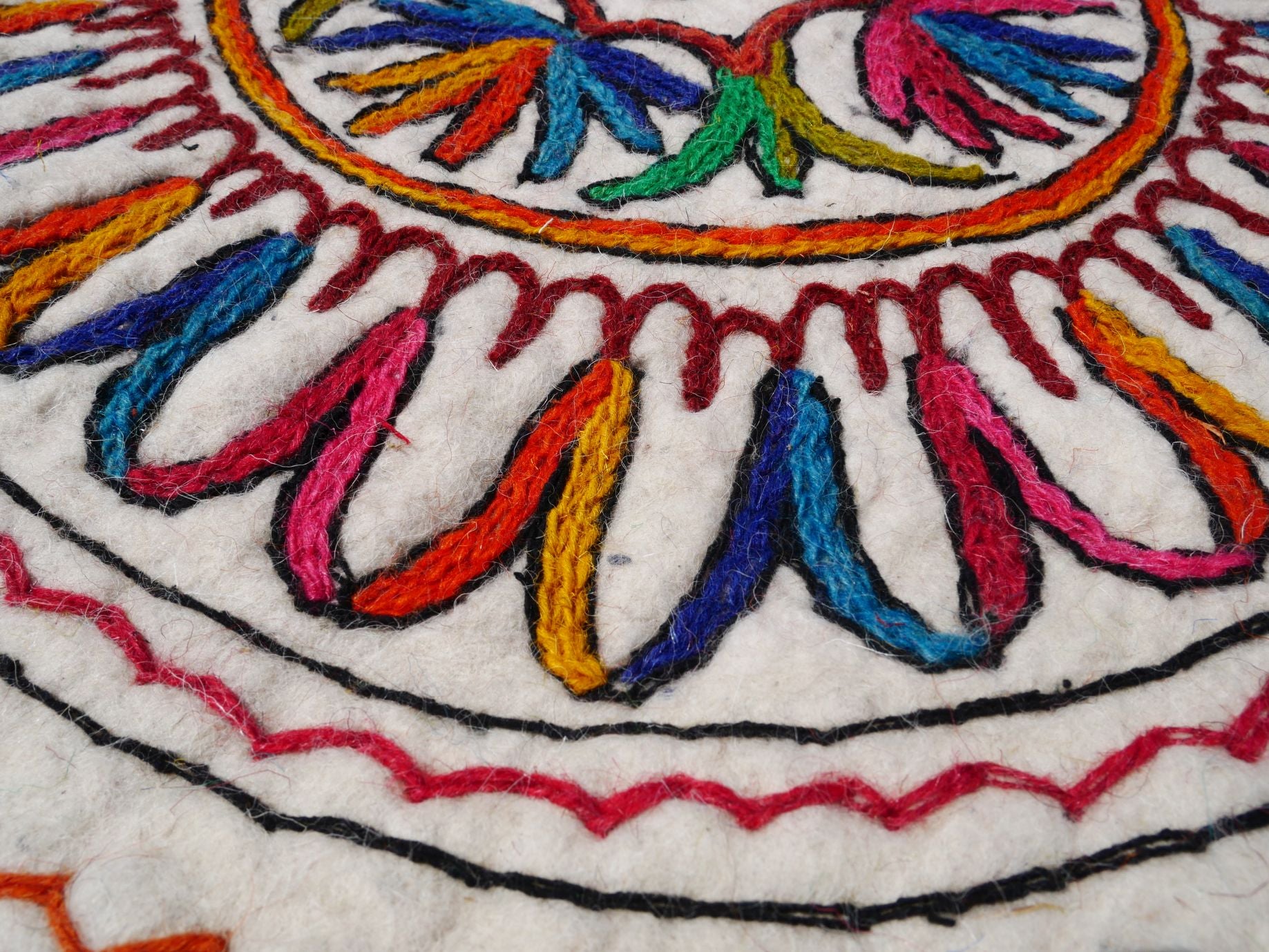 Colchoneta de meditación Namda - cojín de suelo de fieltro y bordado a mano - Regalo de decoración del hogar estilo hippie