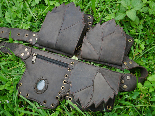 4 Pocket "Leaves" Gemstone Belt Bag: Handmade Leather with Unique Charm