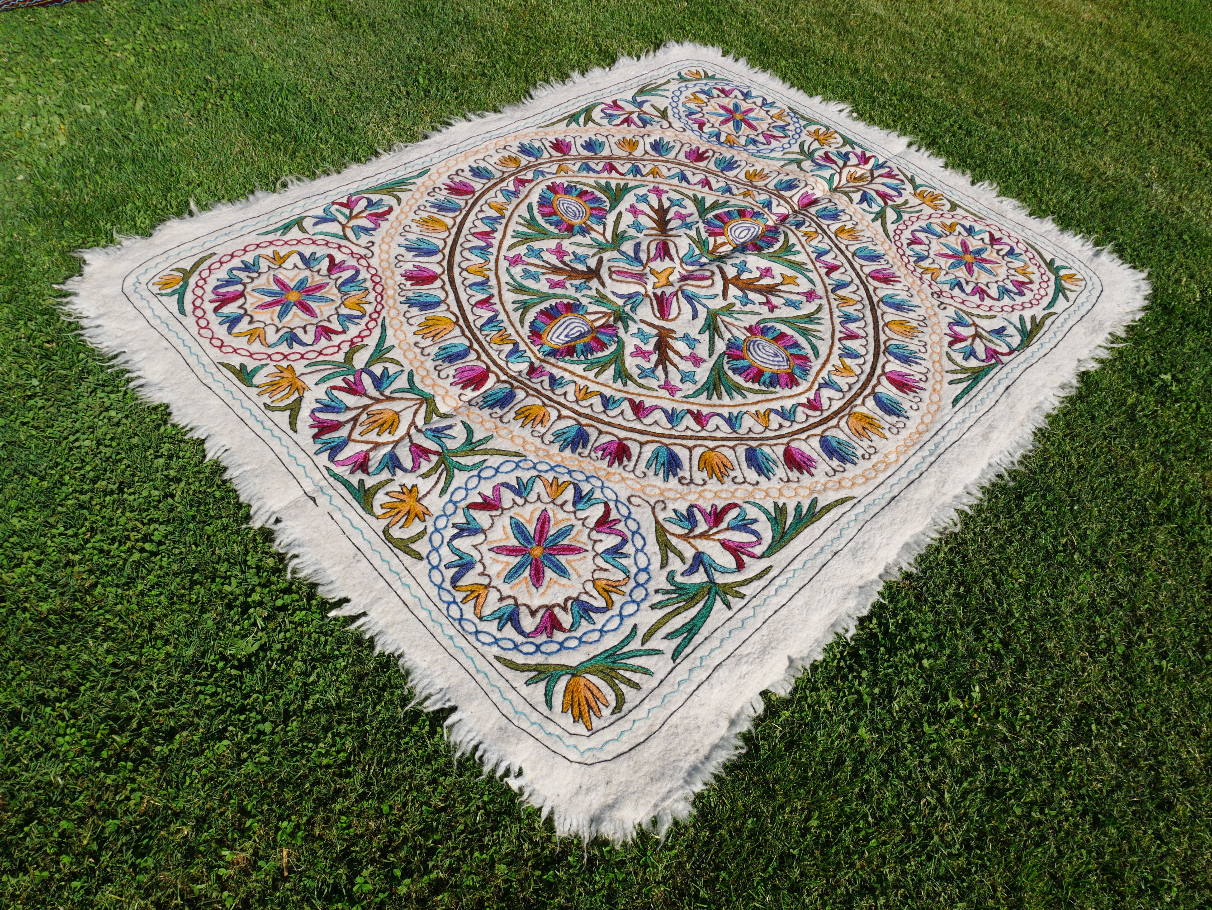 Hand-Felted 7x5 Flower Wool Rug "Namda" from Kashmir - Unique Floral Embroidery on Sheep Wool Felt Base - Boho Decor for Cozy Floors and Hippie Homes - The Shanti Home