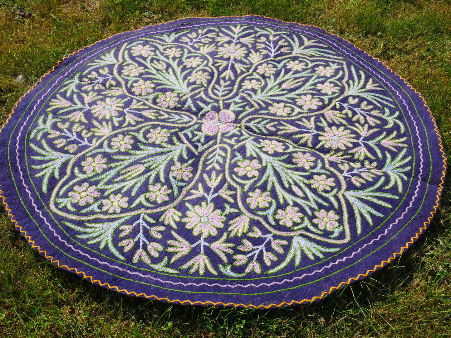 Kashmiri Namda rug 5ft - Mandala wool rug - boho area rug handfelted and embroidered