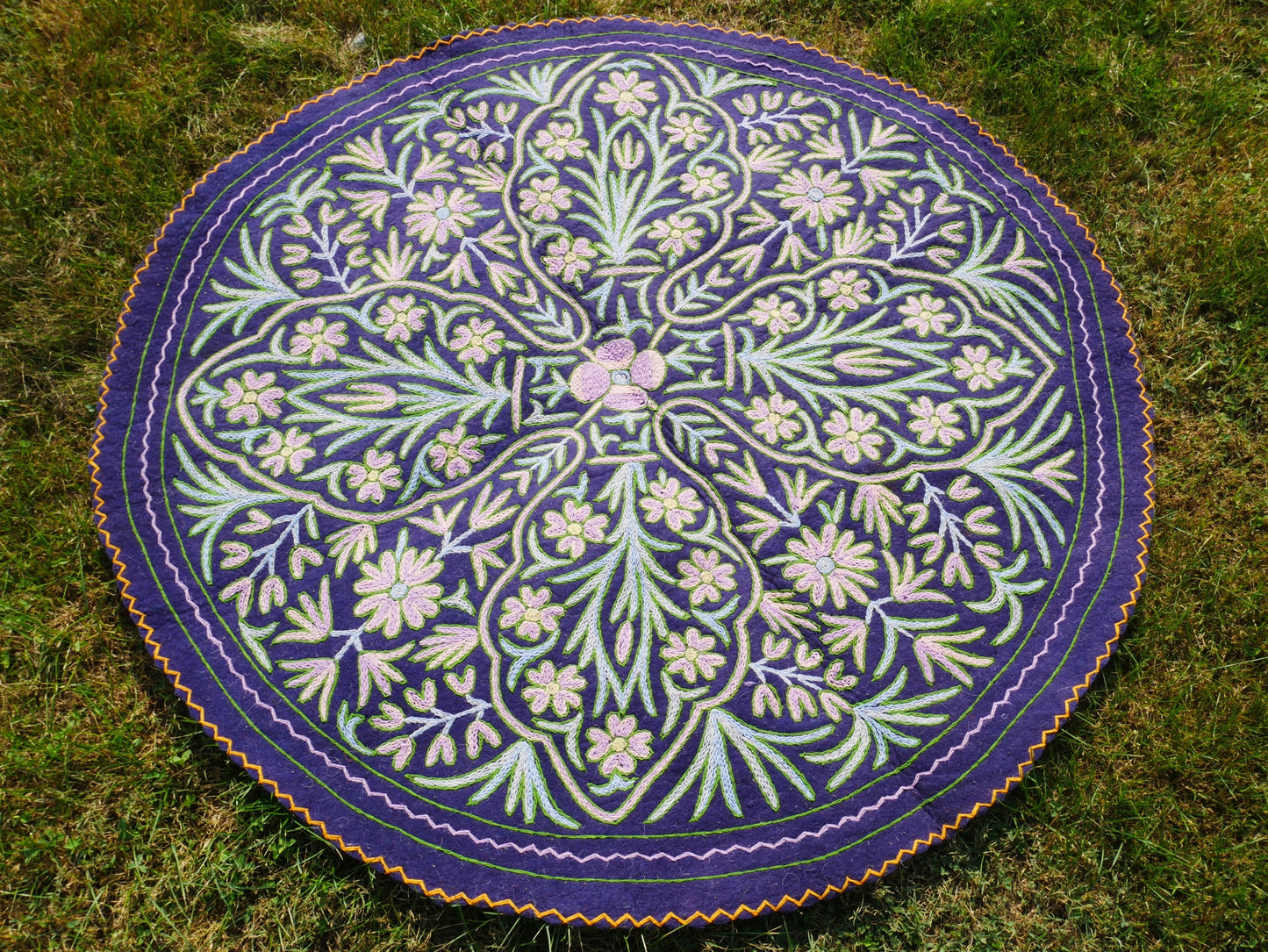 Kashmiri Namda rug 5ft - Mandala wool rug - boho area rug handfelted and embroidered
