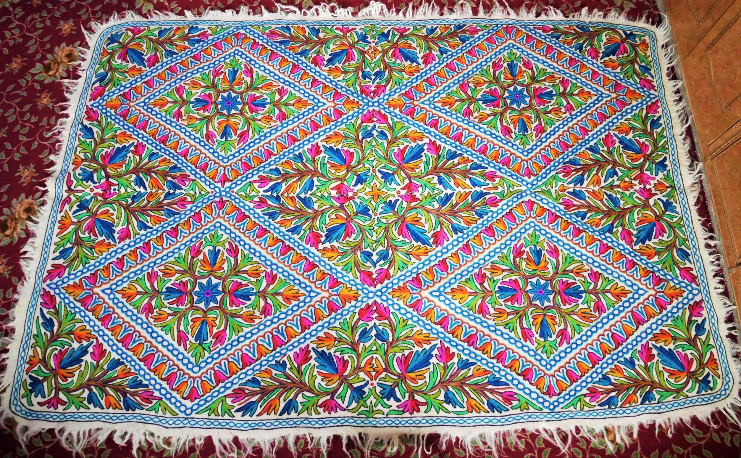 Himalayan Hues: Handmade Namda Wool Rug 6x9ft – Tradition and Warmth Infused with Kashmiri Charm! - The Shanti Home