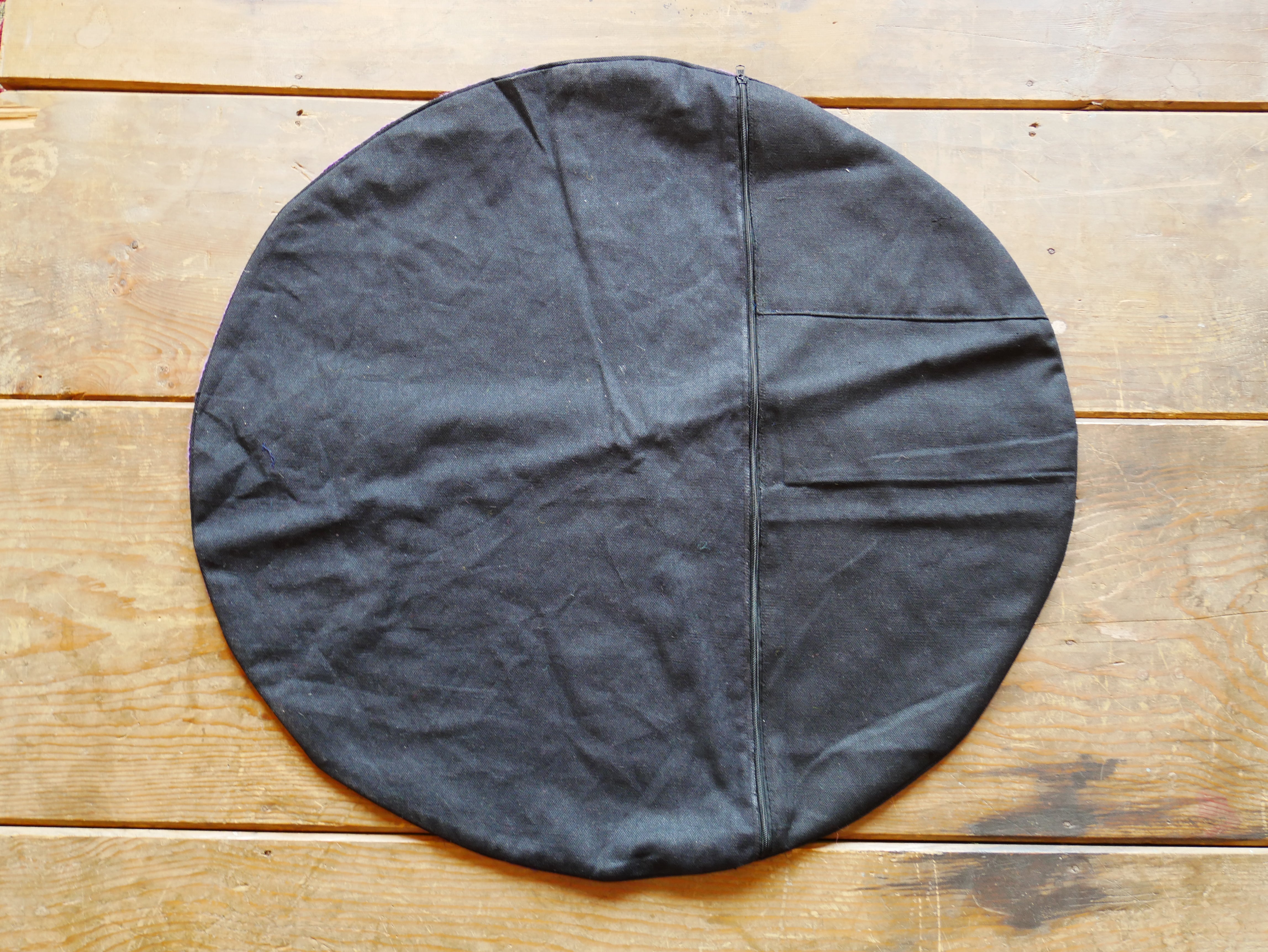 Kashmiri floor pillow "Shanti" | large meditation cushion - hand embroidered - cotton and wool - The Shanti Home