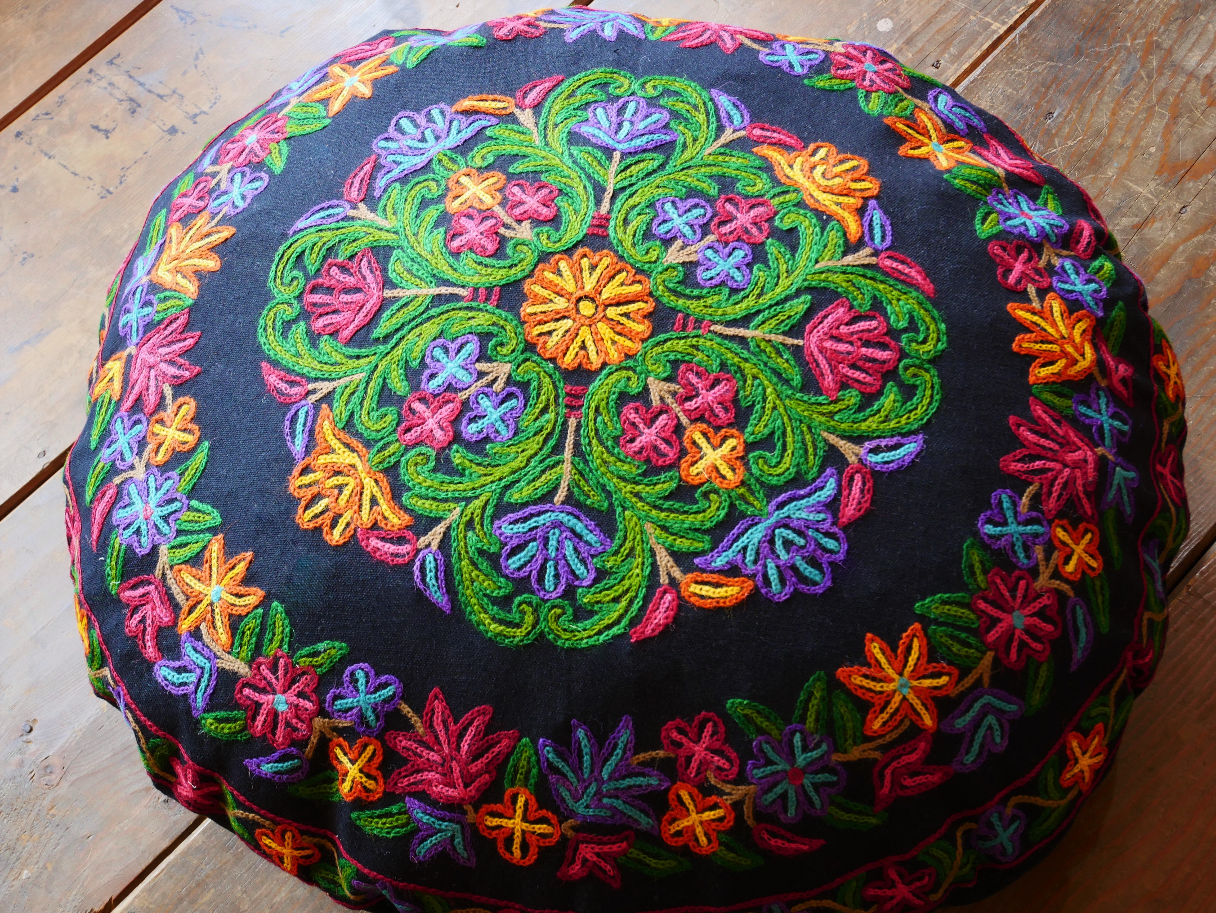 Kashmiri floor pillow "Shanti" | large meditation cushion - hand embroidered - cotton and wool