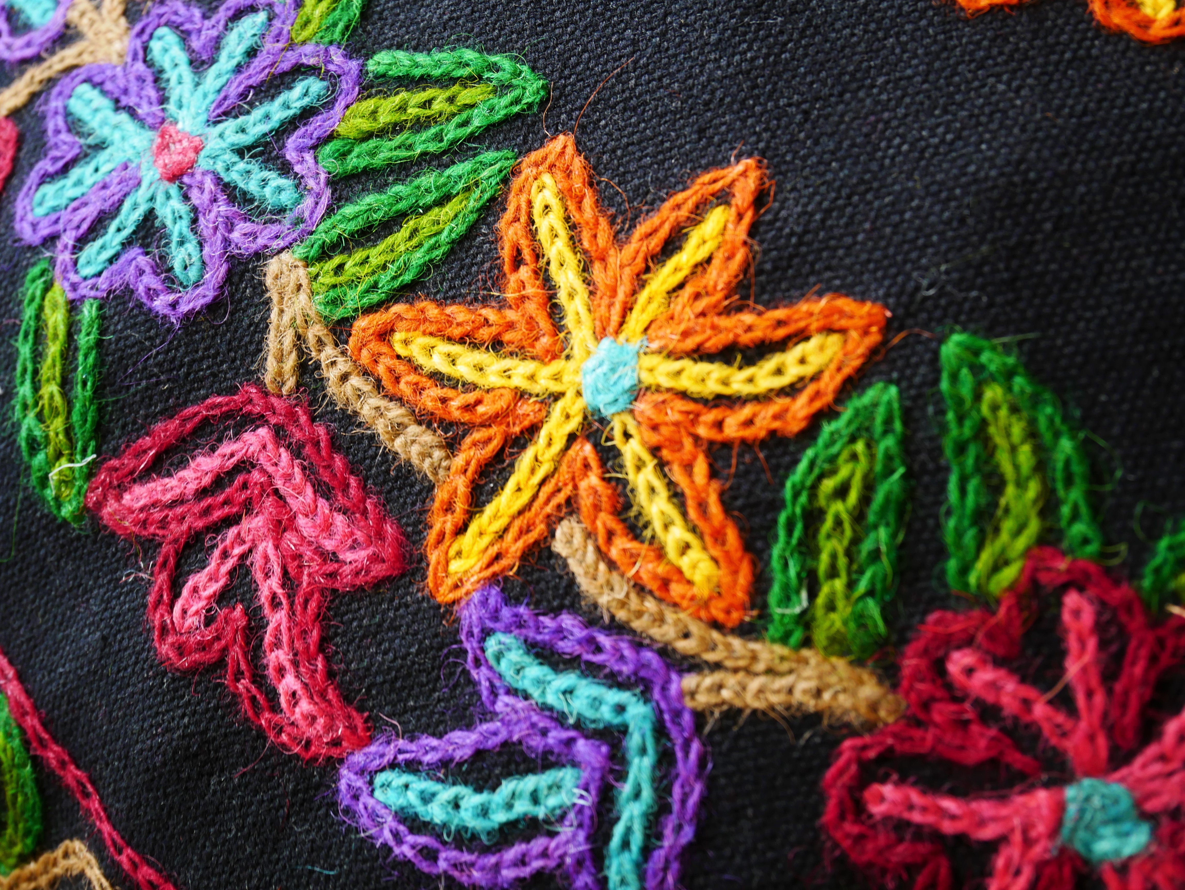 Kashmiri floor pillow "Shanti" | large meditation cushion - hand embroidered - cotton and wool