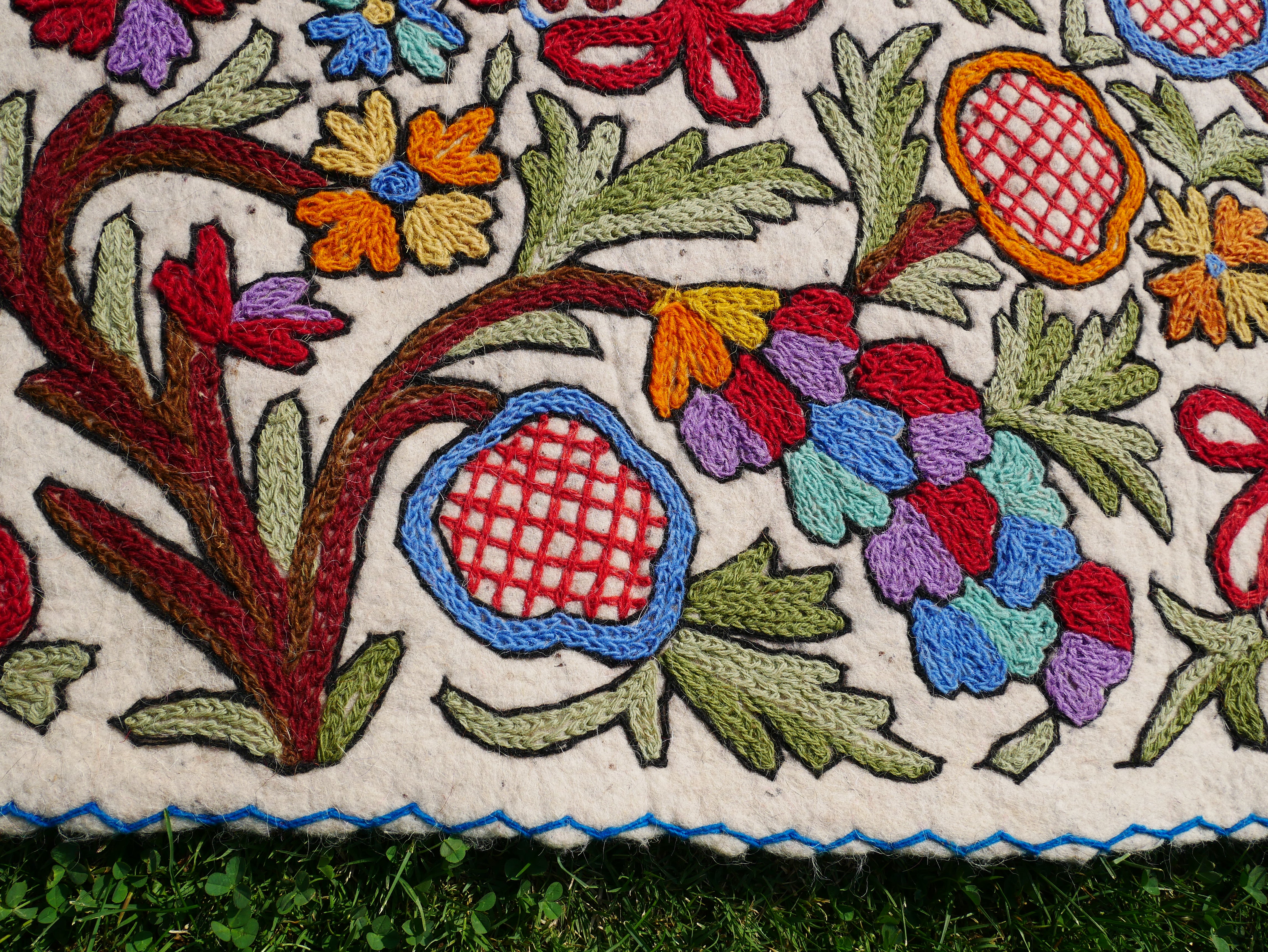Kashmiri wool rug - Large floral rug 6x10' hand felted Namda | boho area rug - Indian floor rug | traditional embroidery | bohemian bedroom - The Shanti Home