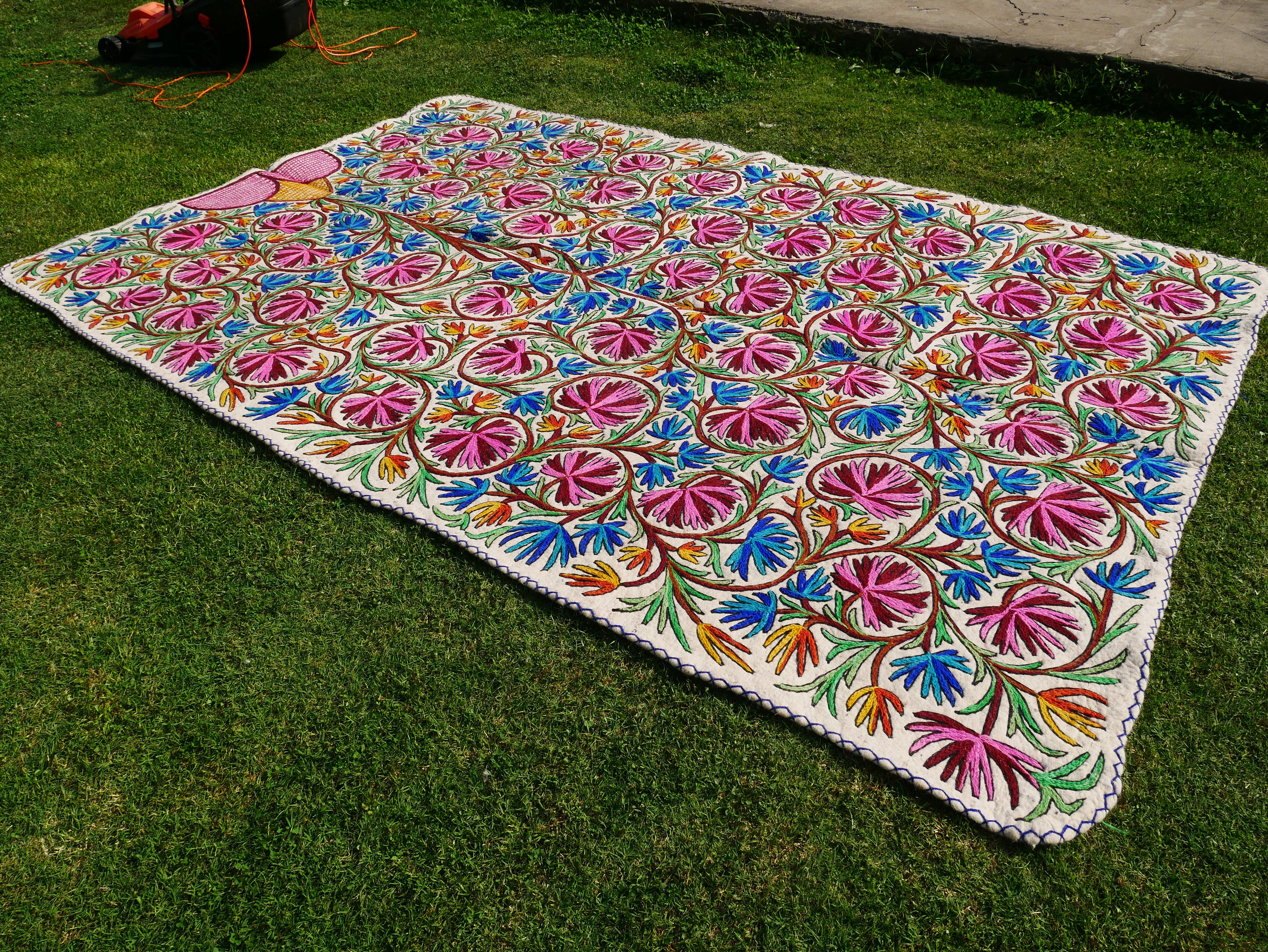 Kashmiri wool rug hand felted Namda 6x10' | boho area rug hand felted floor rug | traditional felted wool rug hand embroidery - The Shanti Home