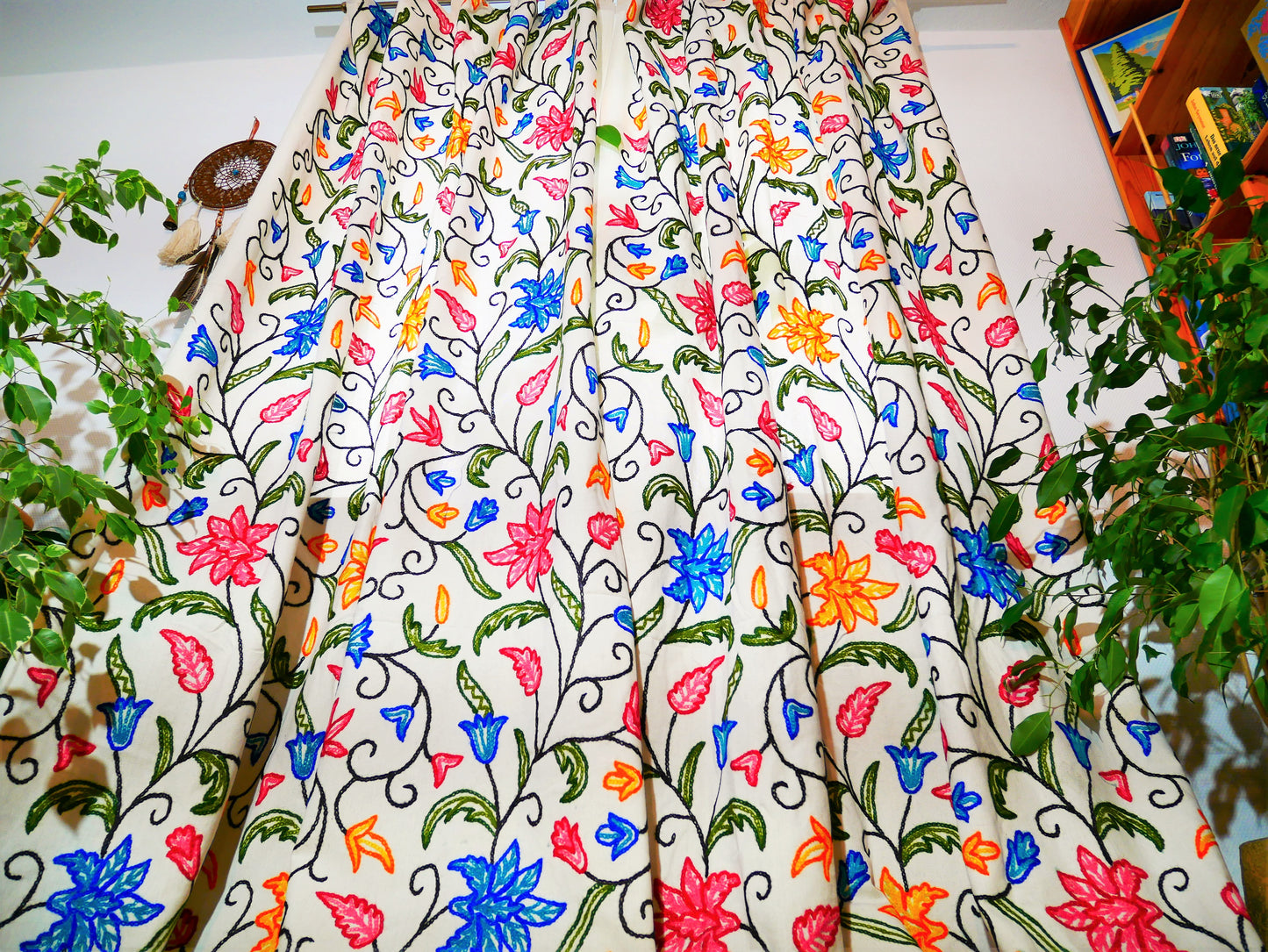 Kashmiri Embroidery curtain panel - Hand embroidered Flower curtain cotton and wool bedroom curtain- Boho Blackout curtain (Kopie)