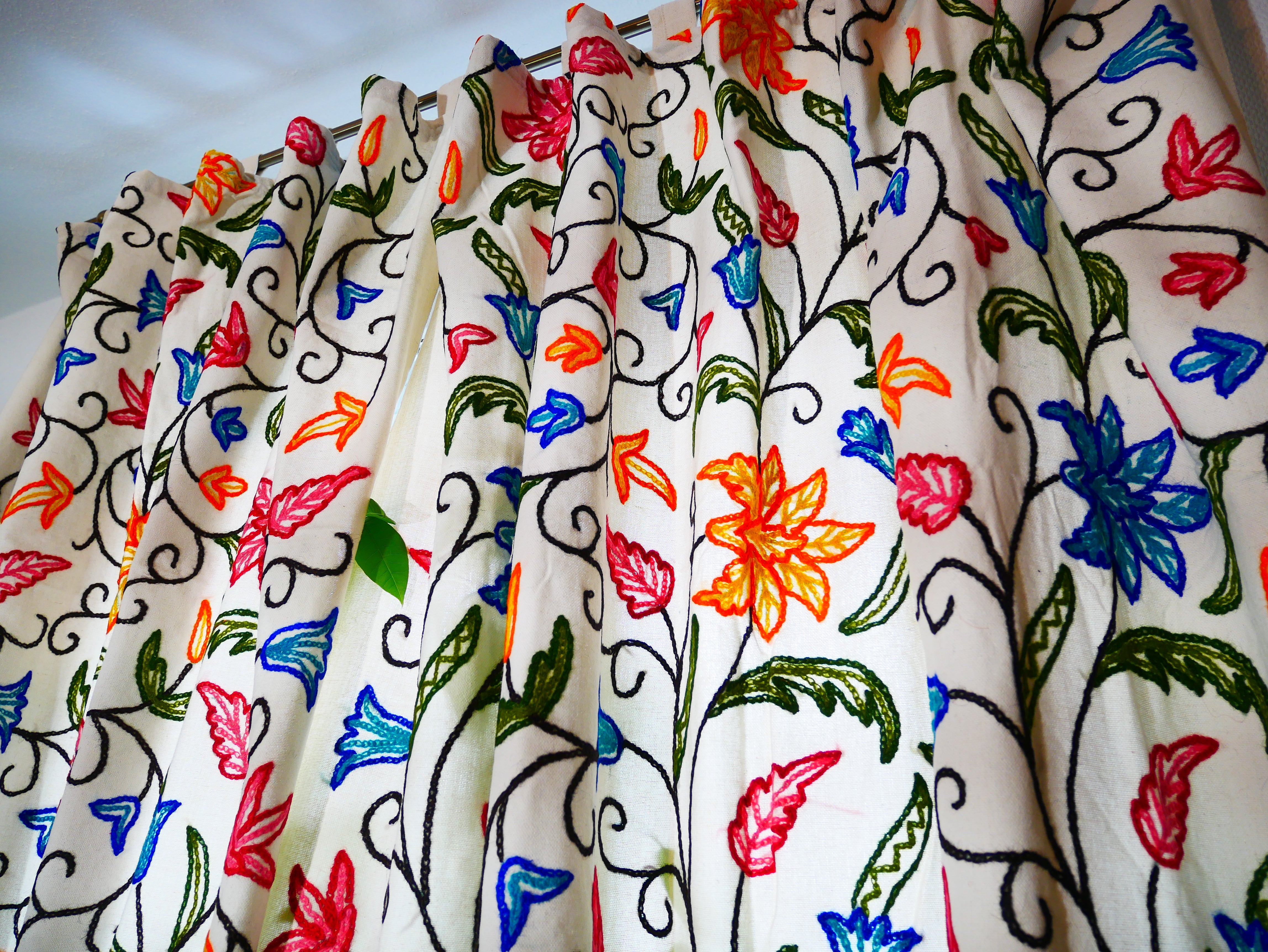 Panel de cortina bordado de Cachemira - Cortina de flores bordada a mano de algodón y lana para dormitorio - Cortina opaca estilo bohemio