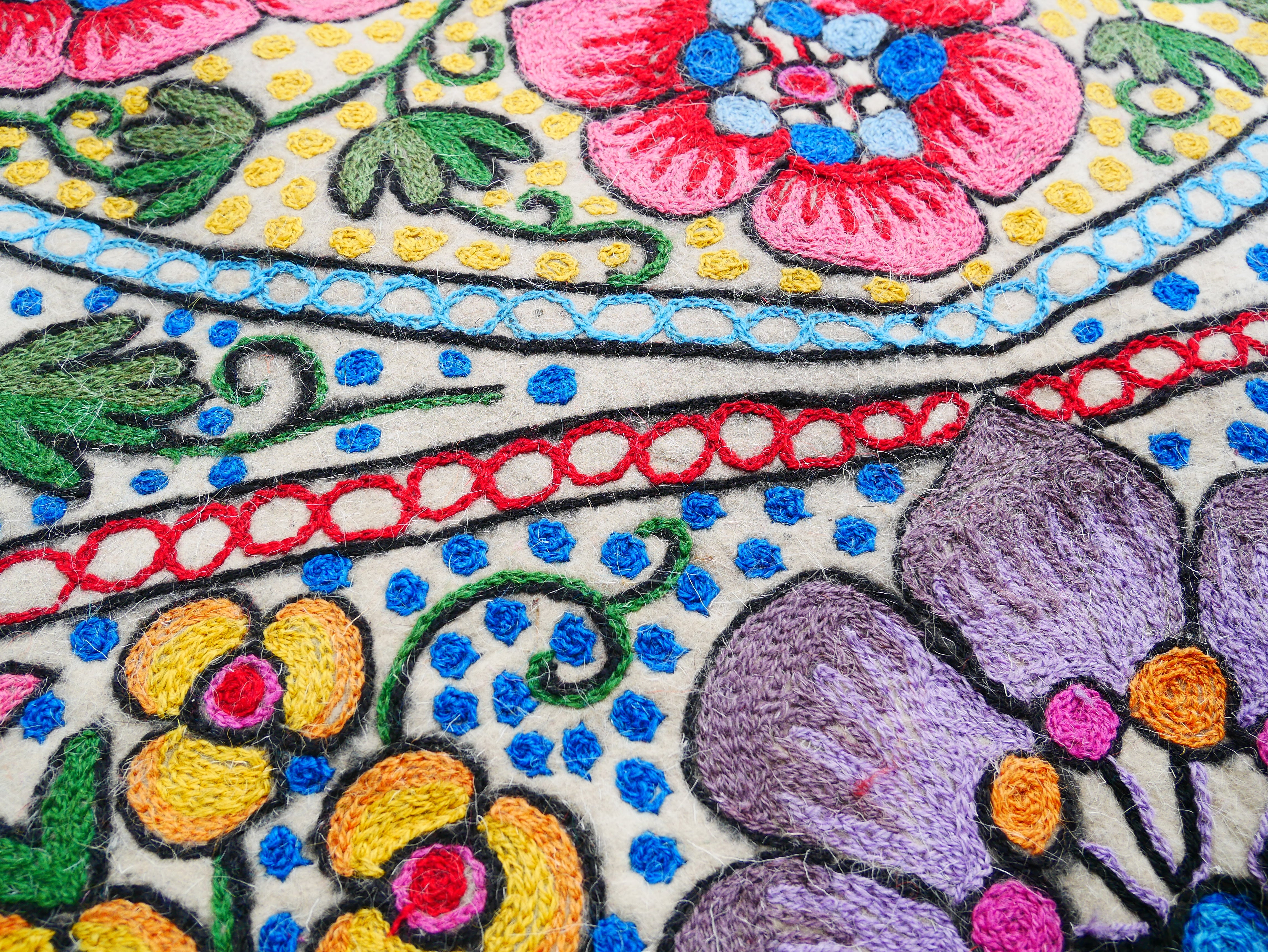 Felted wool rug "Himalayan flower" | colorful area rug "Namda" from Kashmir | floral embroidery on white 6x4 ' felt rug | bohemian - boho - The Shanti Home