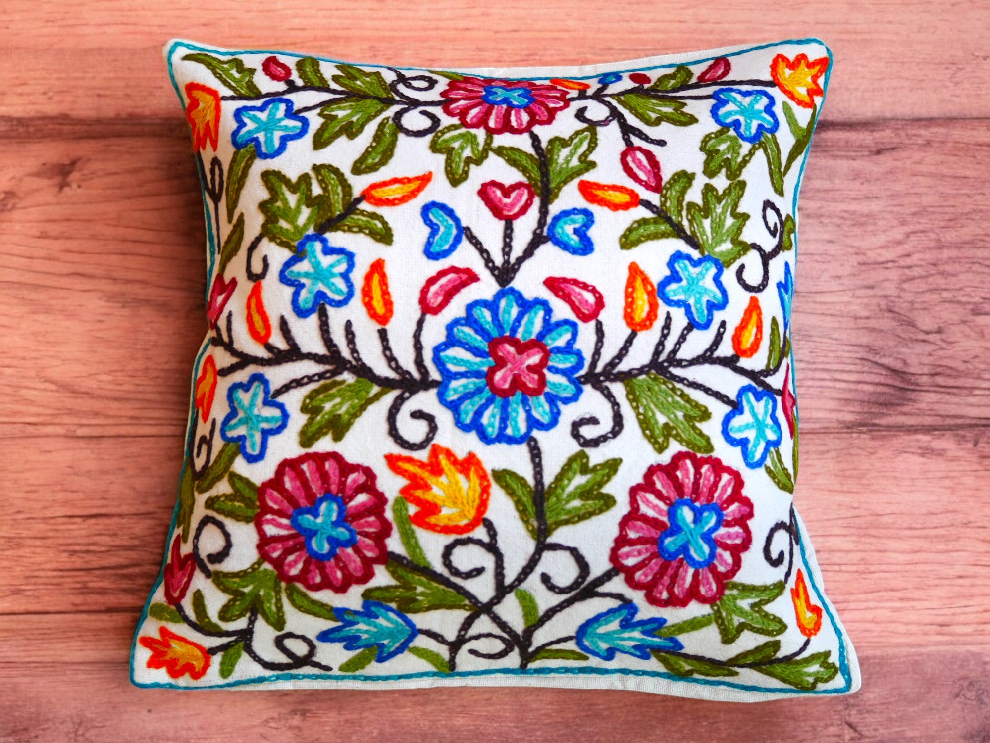 Fundas de almohada de Crewel de Cachemira coloridas: Hechas a mano por artesanos 16x16 pulgadas