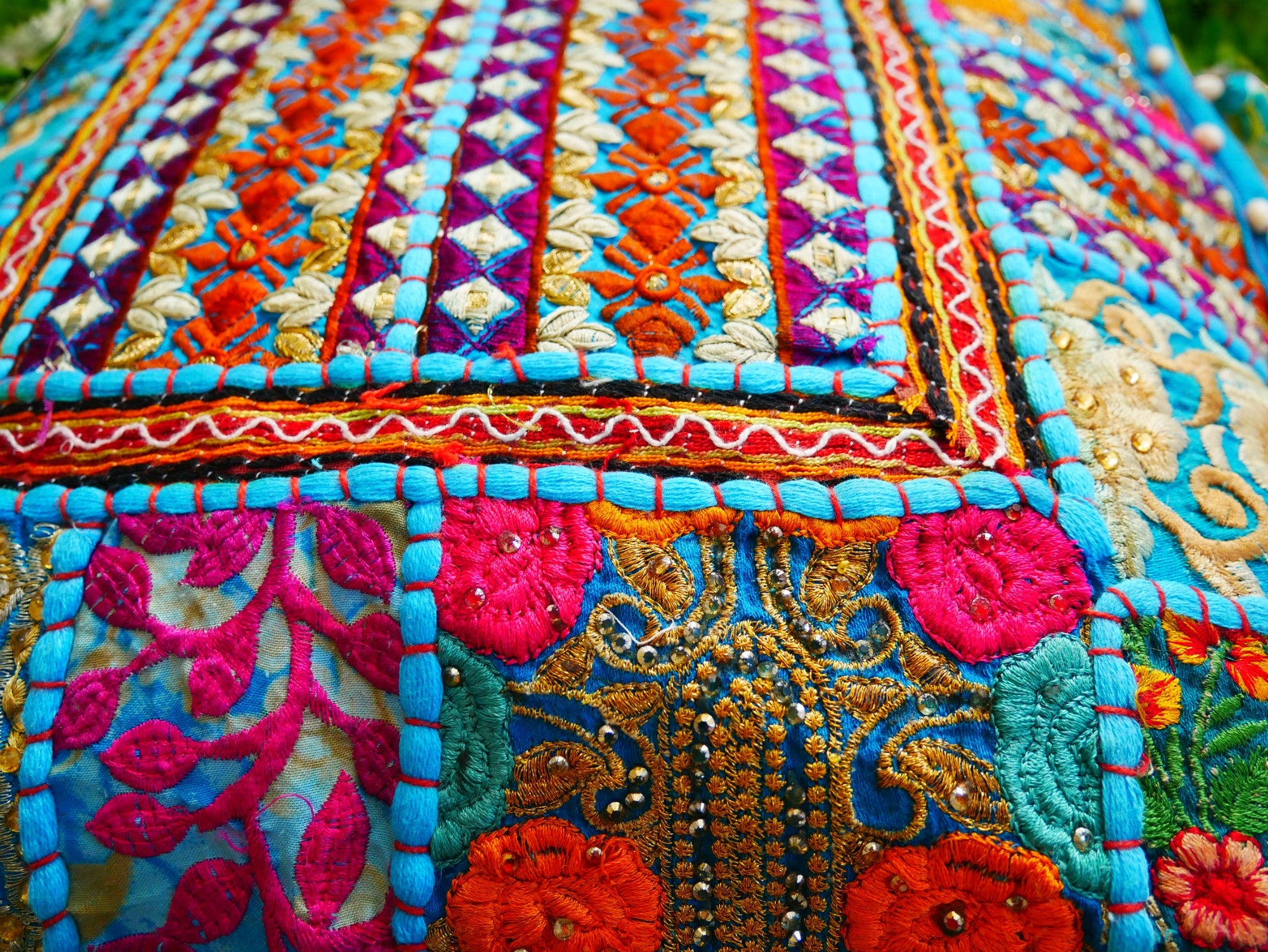 Funda de cojín de suelo Rajastani de 16" | Cojín de meditación - Cojín decorativo para asientos indios bohemios de suelo