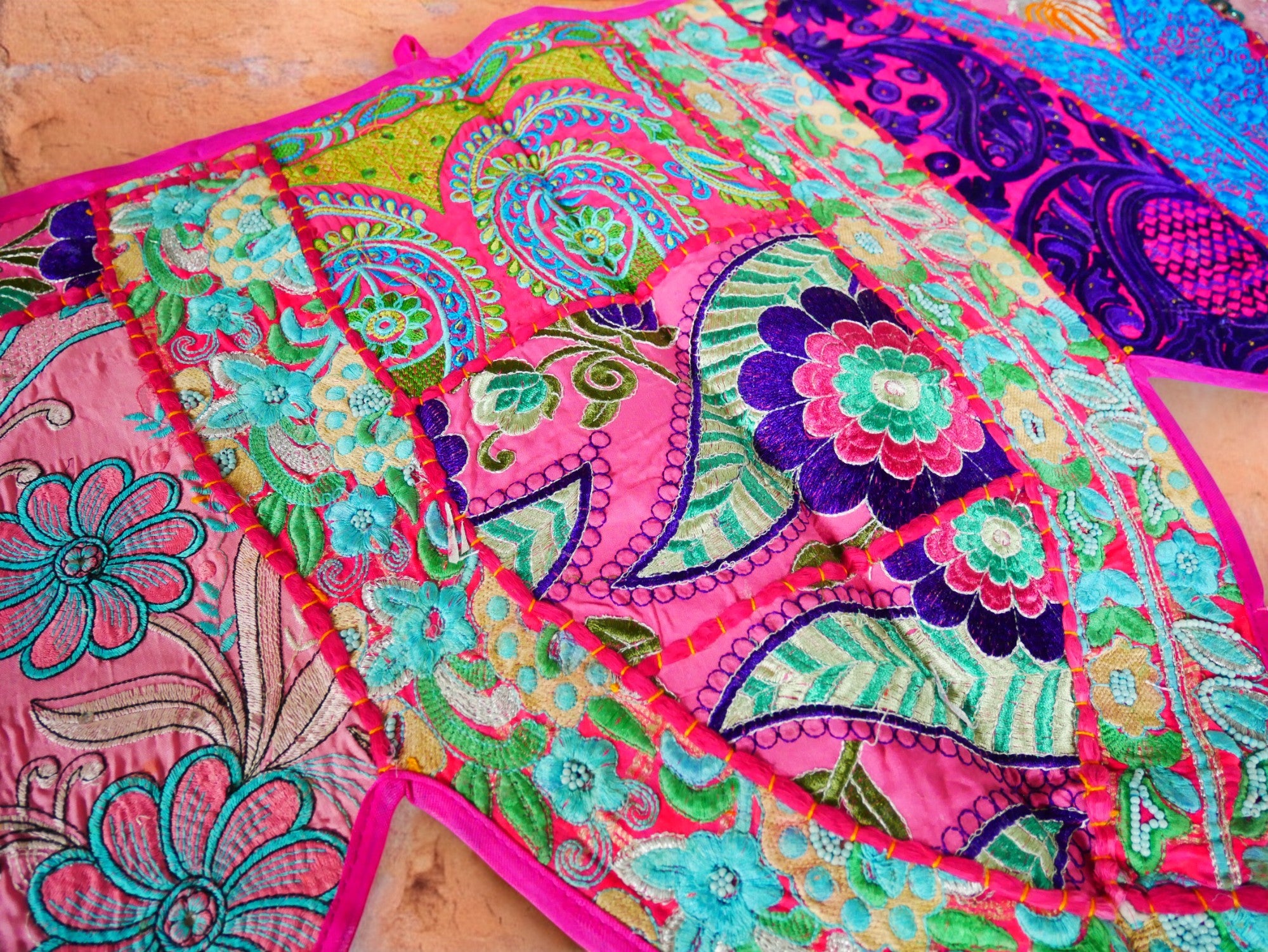 Tapiz indio para puerta - Toran - colorida decoración de pared bohemia y para hogares hippies