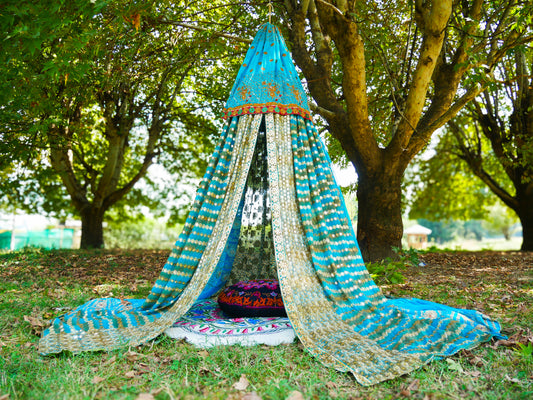 Boho Baldachin - Saree Zelt - Betthimmel | böhmische Hochzeitskulisse – Hippie-Dekor – Sitzbereich auf dem Boden | Meditationsraum - Shanti-Baldachin