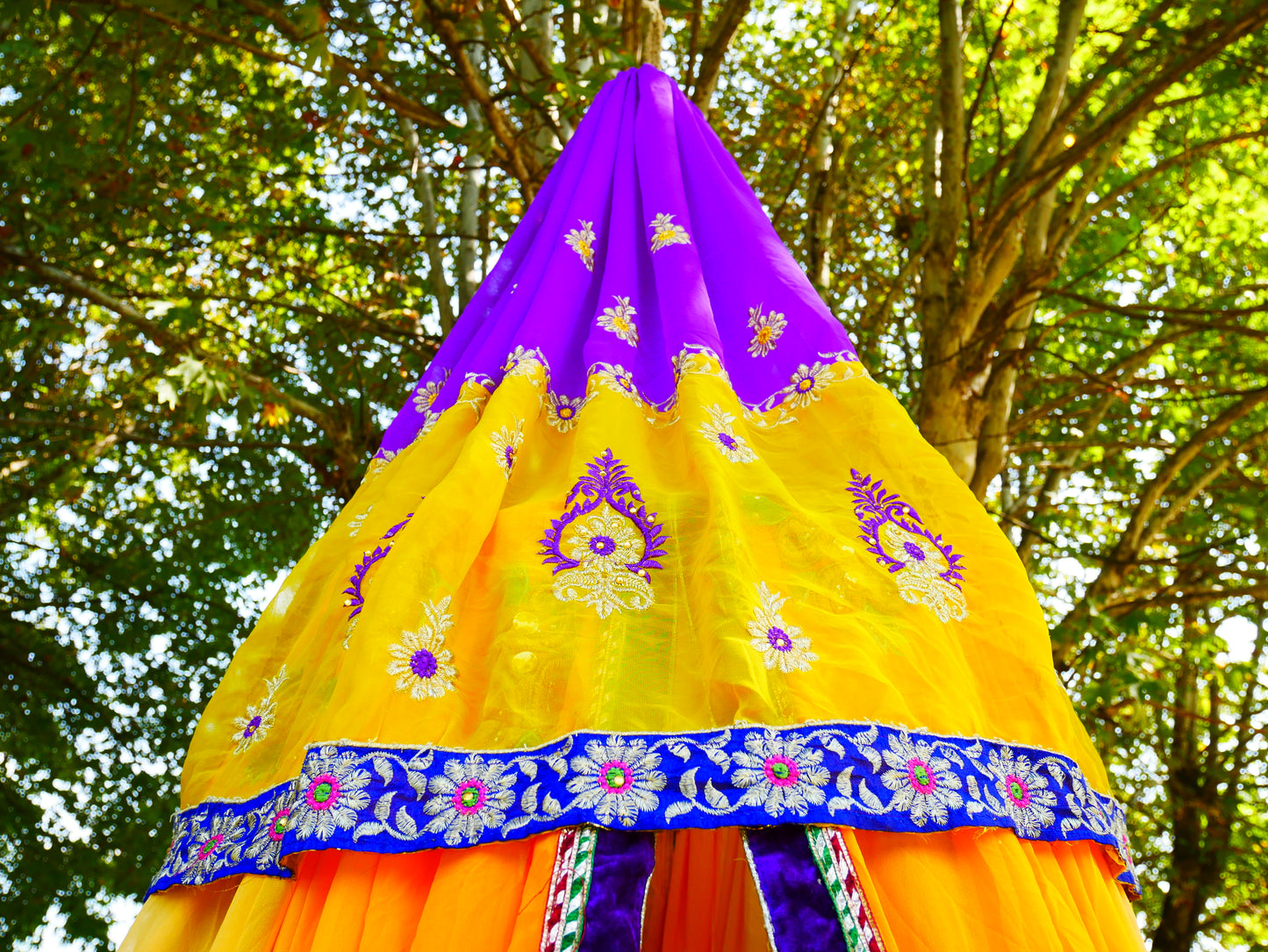 Boho canopy Saree tent - bed canopy  | hippie decor - Shanti baldachin for Meditation Spaces or Reading nooks
