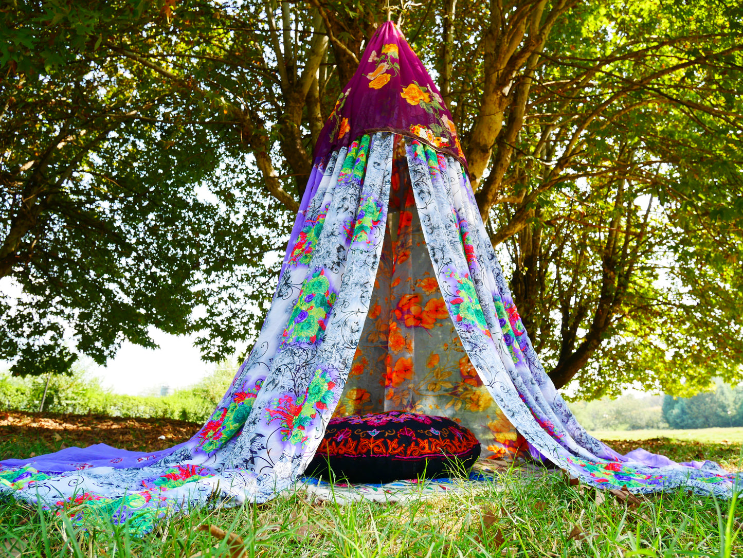 Saree tent Indian canopy - boho bed canopy  | bohemian wedding backdrop - Hippie decor - floor seating area | meditation room - Shanti baldachin