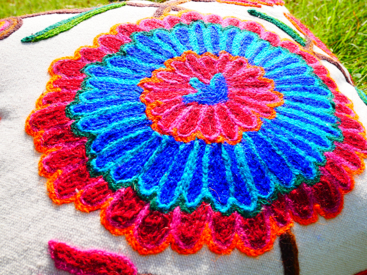 Colorful Kashmiri Crewel Pillow Cover: Handcrafted by Artisans  16x16 inches Flower Embroidery Pillow (Kopie)