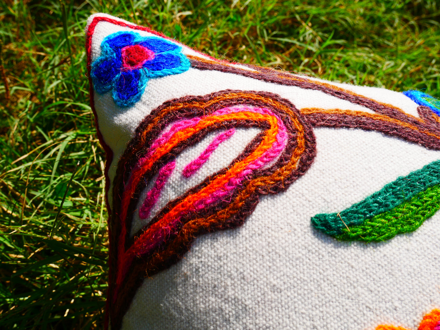 Colorful Kashmiri Crewel Pillow Cover: Handcrafted by Artisans  16x16 inches Flower Embroidery Pillow (Kopie)