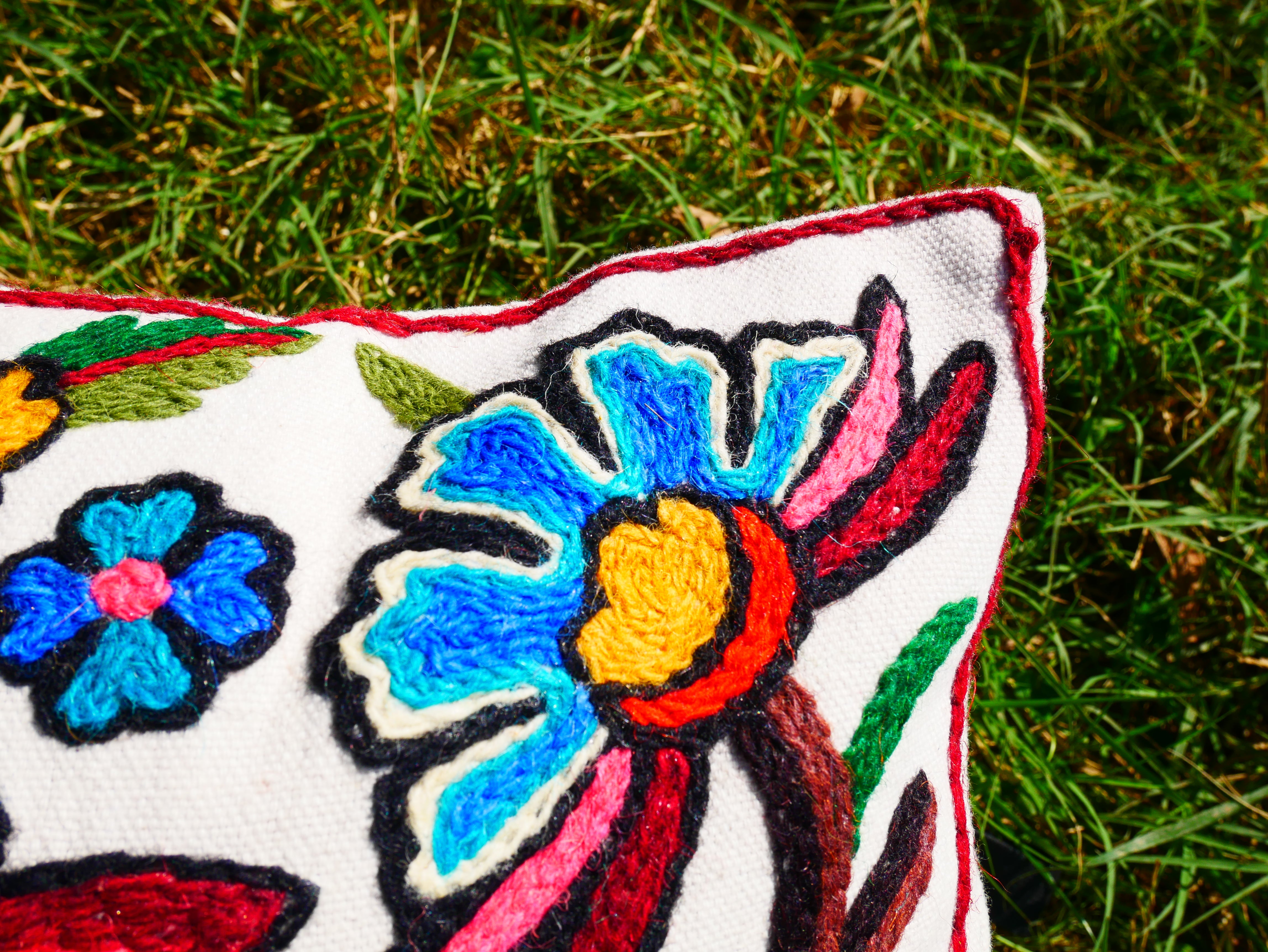 Fundas de almohada "Duanz Dar" Crewel con bordado de Cachemira: hechas a mano por artesanos 16x16 pulgadas