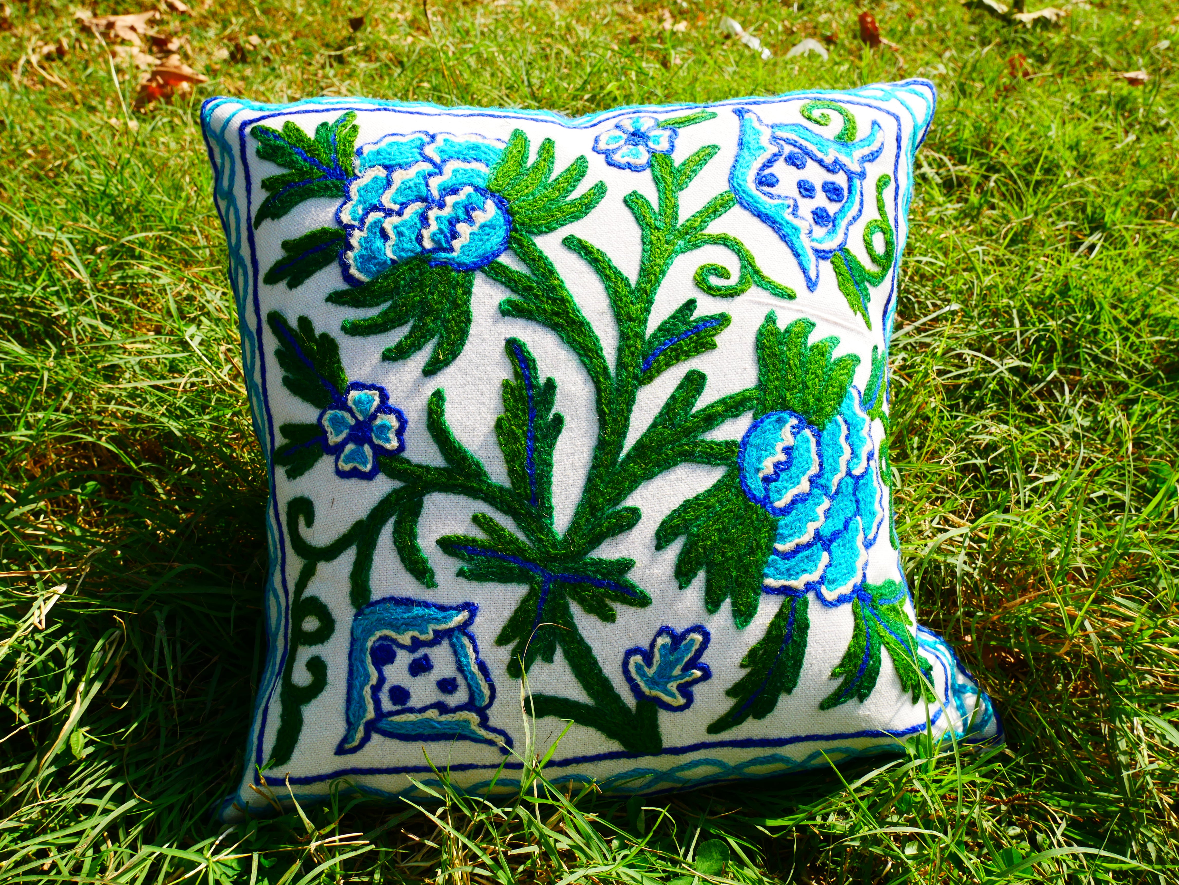 Kashmiri Embroidery pillow "Duanz Dar" Crewel Pillow Covers: Handcrafted by Artisans 16x16 inches