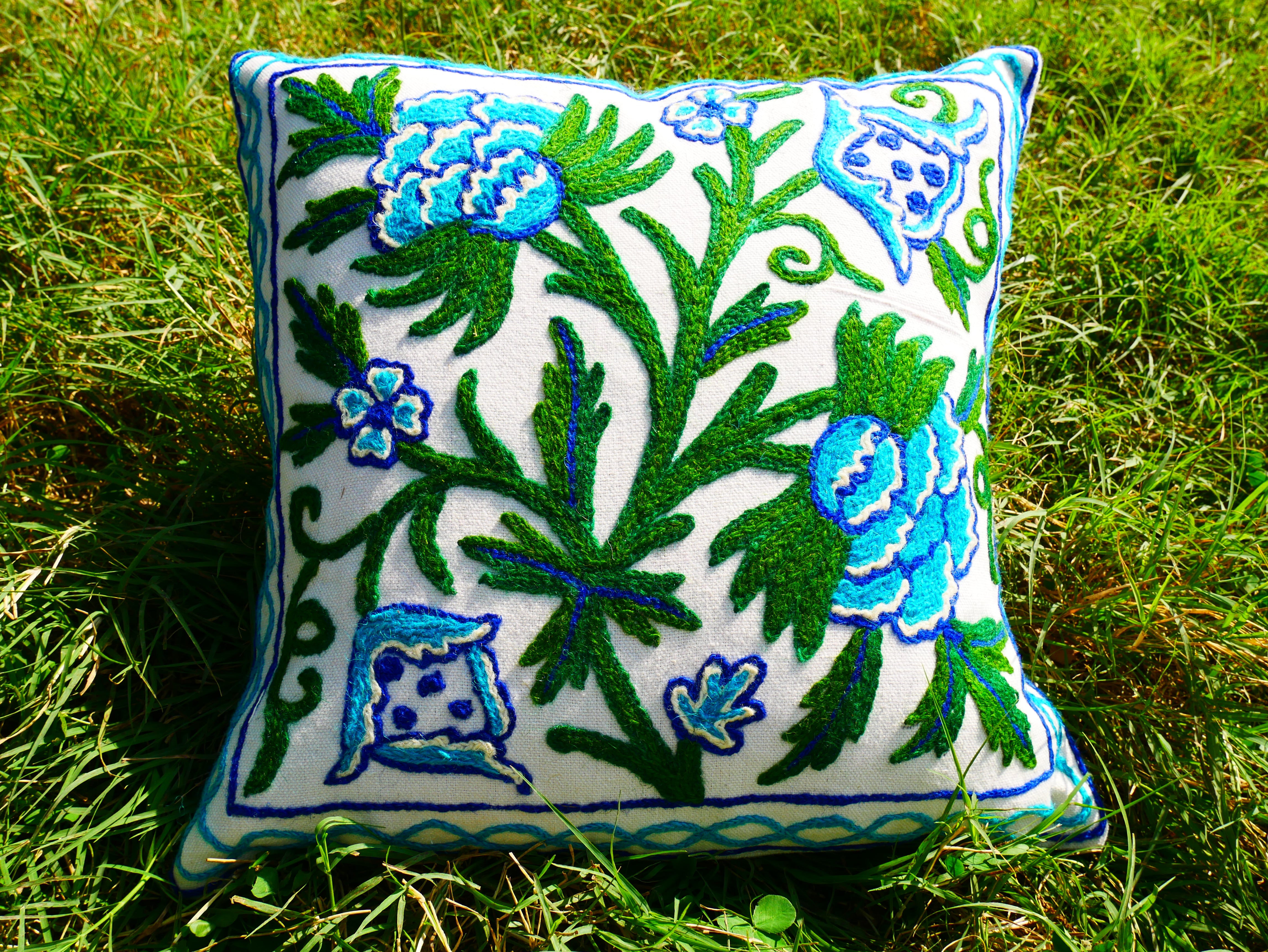 Kashmiri Embroidery pillow "Duanz Dar" Crewel Pillow Covers: Handcrafted by Artisans 16x16 inches