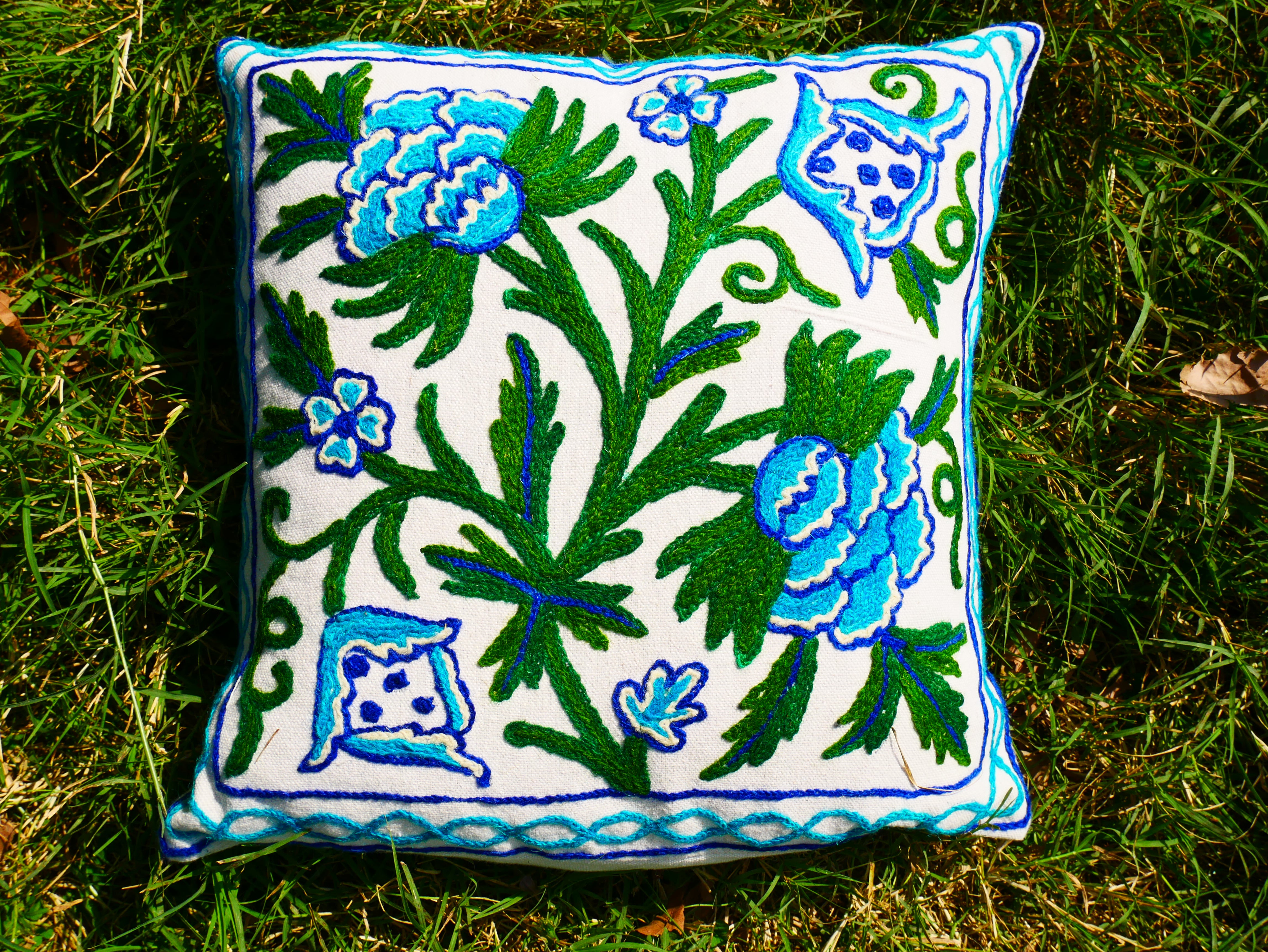 Kashmiri Embroidery pillow "Duanz Dar" Crewel Pillow Covers: Handcrafted by Artisans 16x16 inches