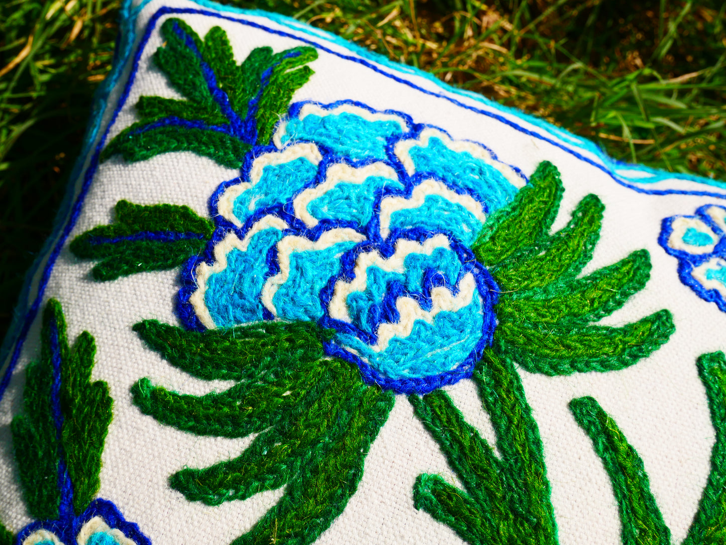 Kashmiri Embroidery pillow "Duanz Dar" Crewel Pillow Covers: Handcrafted by Artisans 16x16 inches