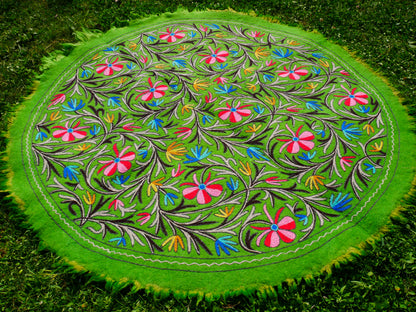 Kashmiri wool rug - green round "Namda" rug - hand felted and embroidered floor rug from India | 6 ft boho area rug -