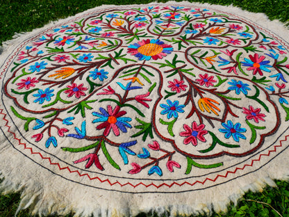 Round rug 5 ft boho wool rug "Namda" from Kashmir hand felted and embroidered