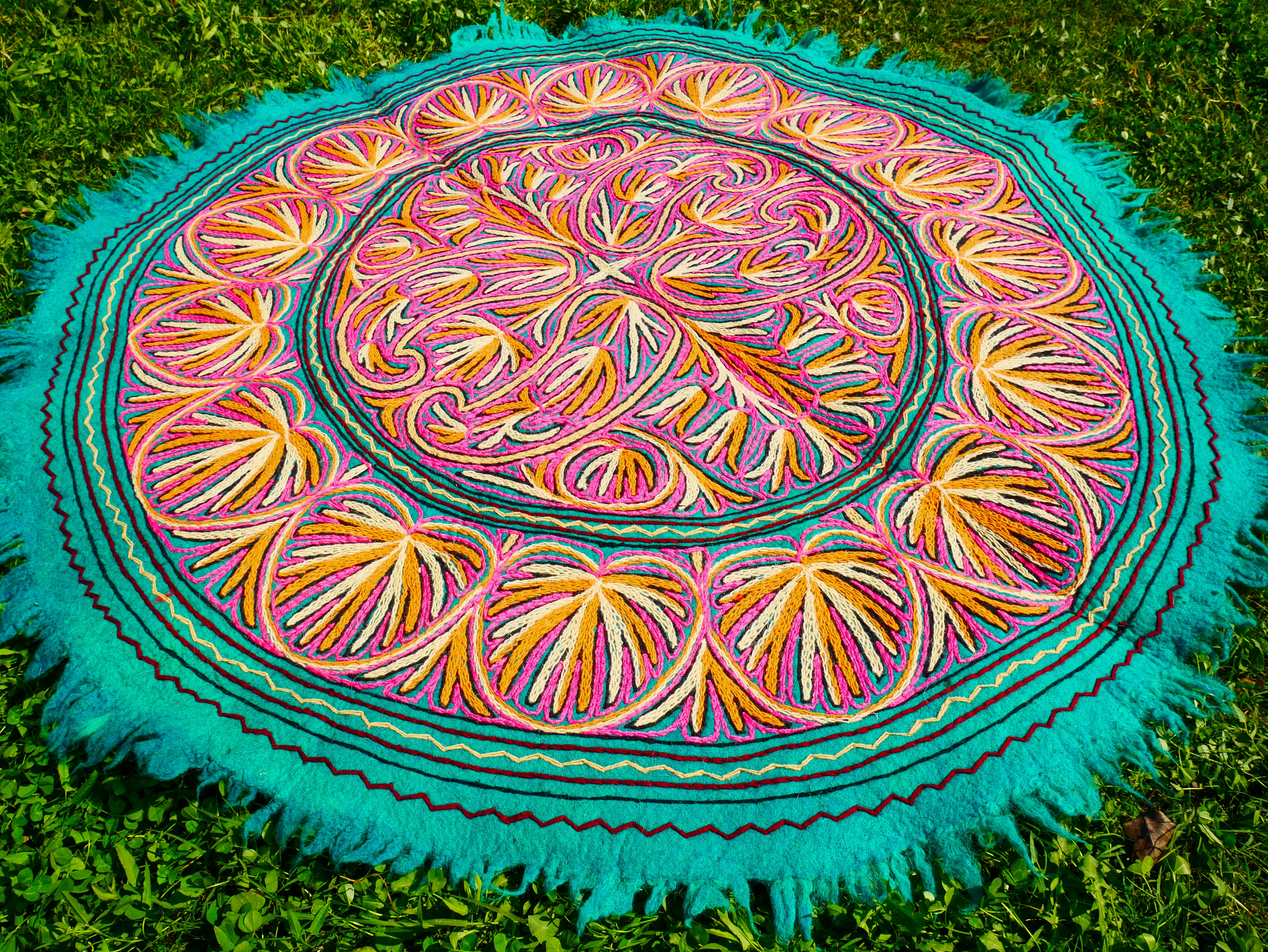 Alfombra Redonda de Lana Mandala de 1,5 m | Namda Hecho a Mano de Cachemira | Alfombra de Área Bordada Bohemia