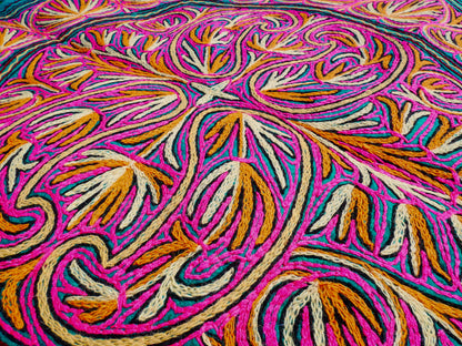 5ft Namda - Boho Wollteppich | handgefilzt und bestickt - Kaschmir-Teppich