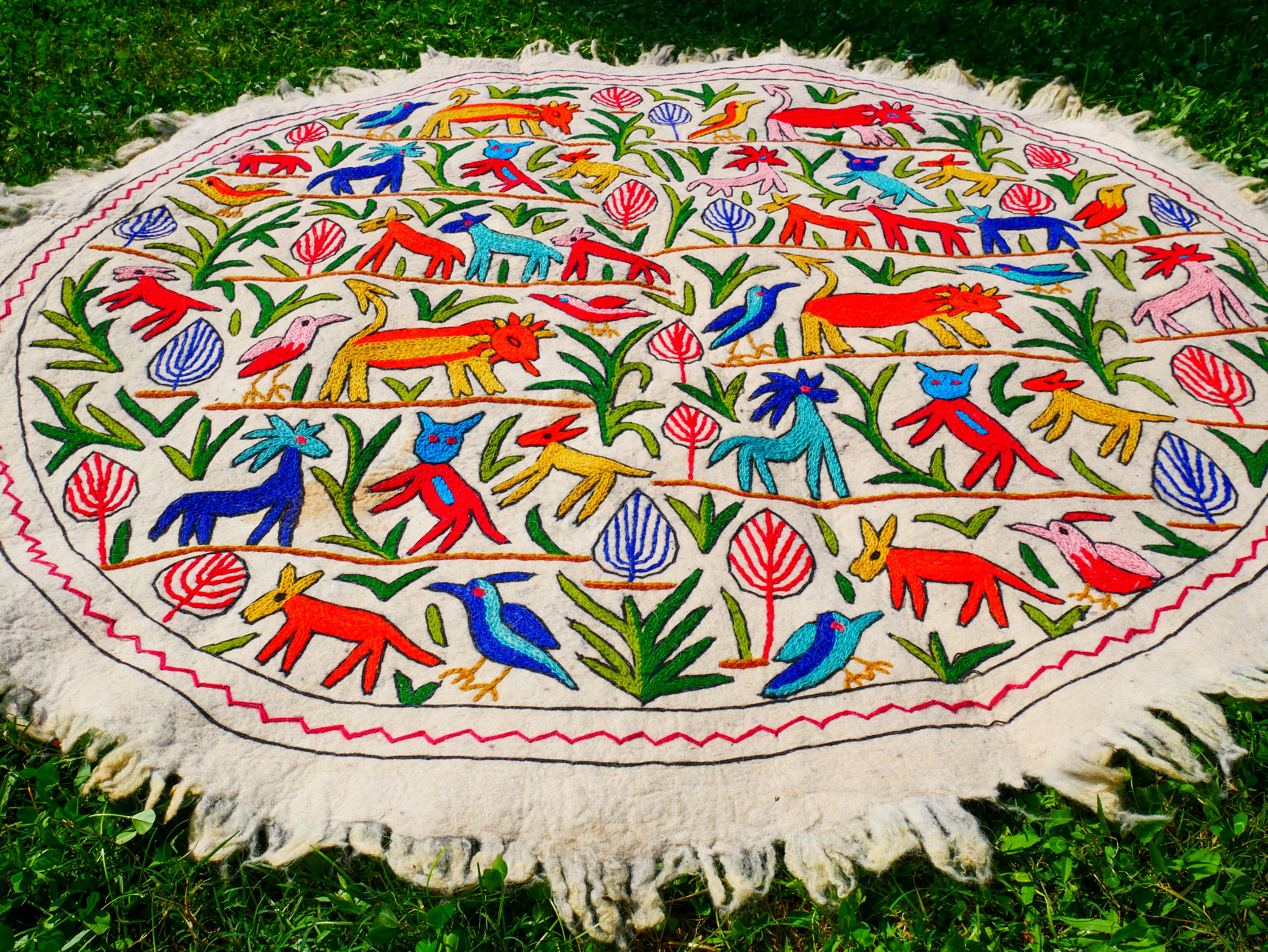 Alfombra Namda de Cachemira de 5 pies - Alfombra de lana Boho Jungle - Alfombra bohemia fieltrada y bordada a mano