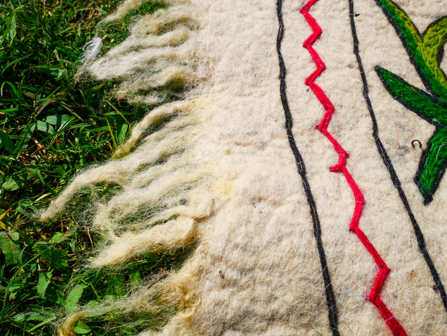 Kashmiri Namda rug 5ft - Boho Jungle wool rug - boho area rug handfelted and embroidered