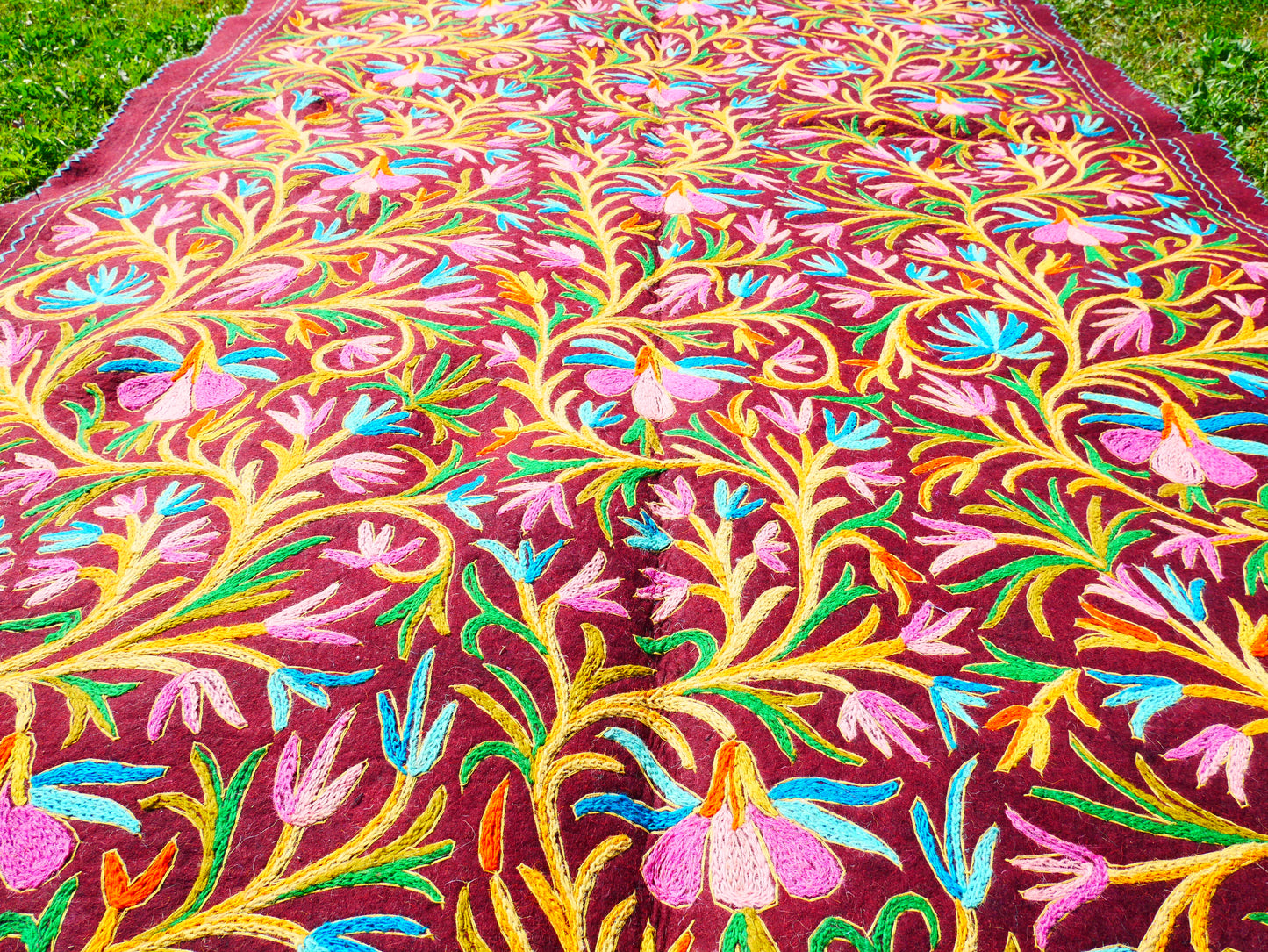 Indischer Teppich 6*9 Boho Wollteppich | handgefilzter traditioneller bestickter Kashmiri "Namda" böhmischer Schlafzimmerteppich Bauernhaus Orientteppich