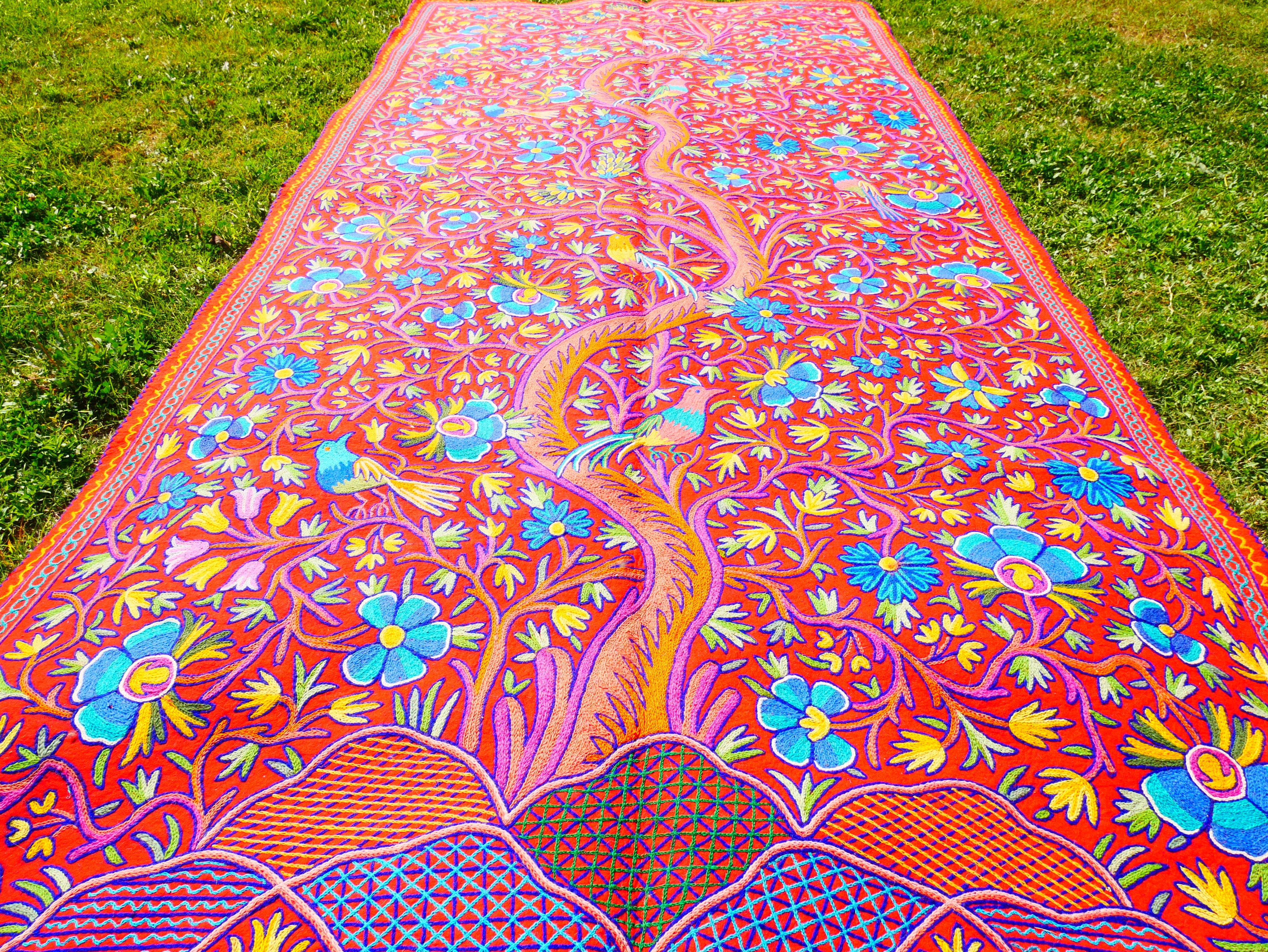 Alfombra Namda de lana grande 12x6 pies | Alfombra de área afieltrada hecha a mano "Jardín del Himalaya" | Alfombra con bordado tradicional de Cachemira