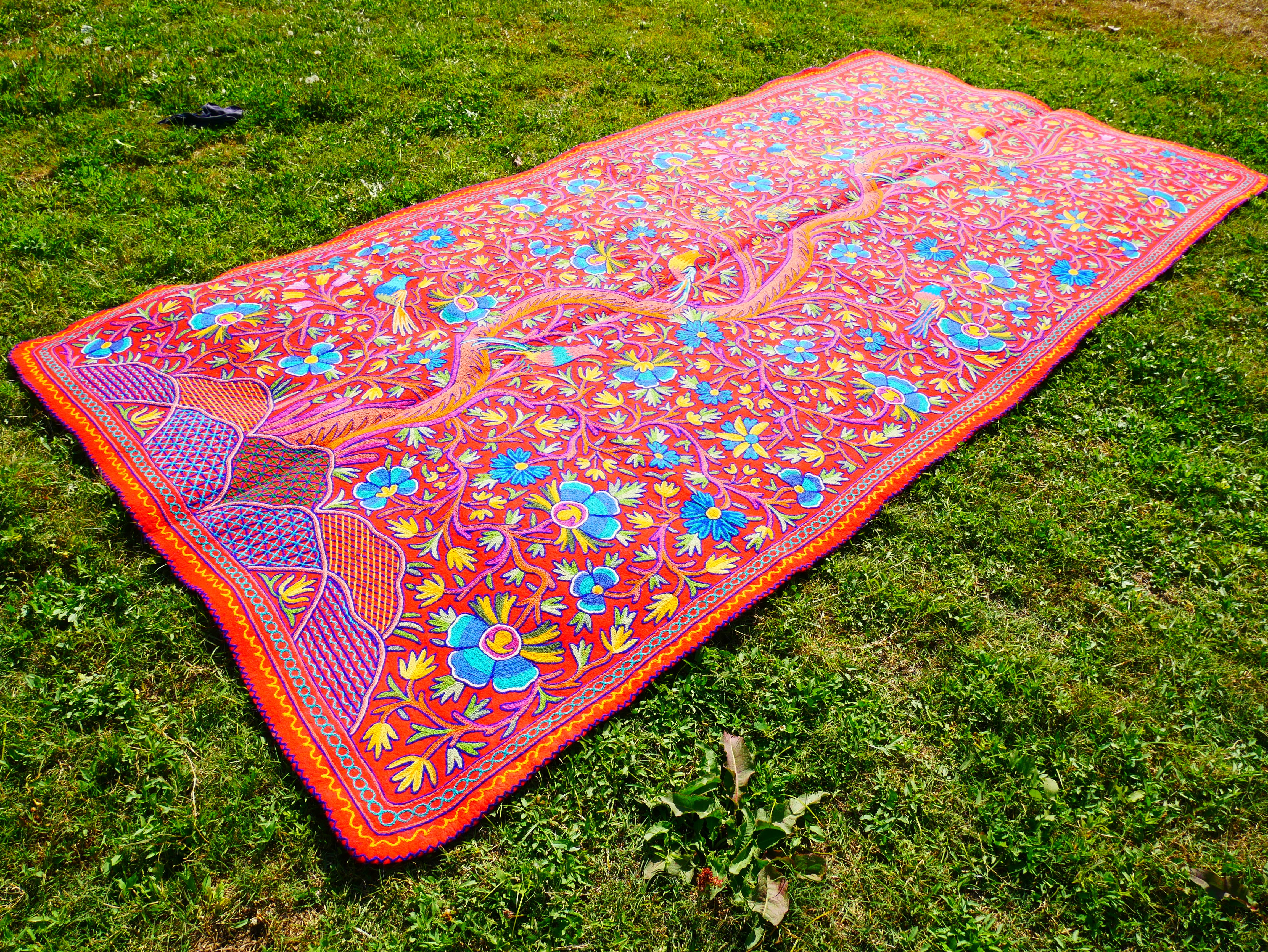 Alfombra Namda de lana grande 12x6 pies | Alfombra de área afieltrada hecha a mano "Jardín del Himalaya" | Alfombra con bordado tradicional de Cachemira