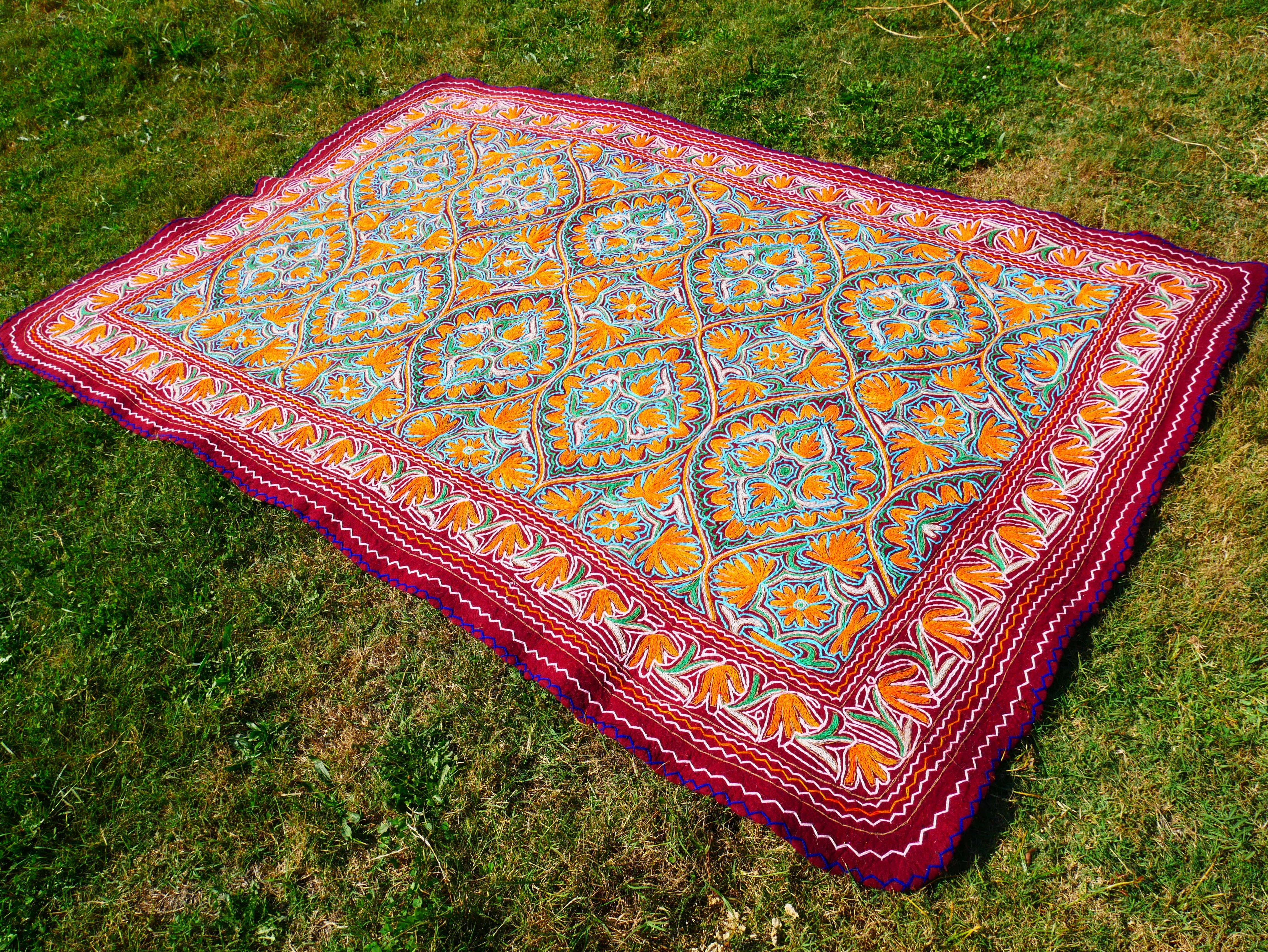 Alfombra Namda grande de lana "Joya del Himalaya", alfombra tradicional de Cachemira, lana afieltrada - bordada a mano 10x7