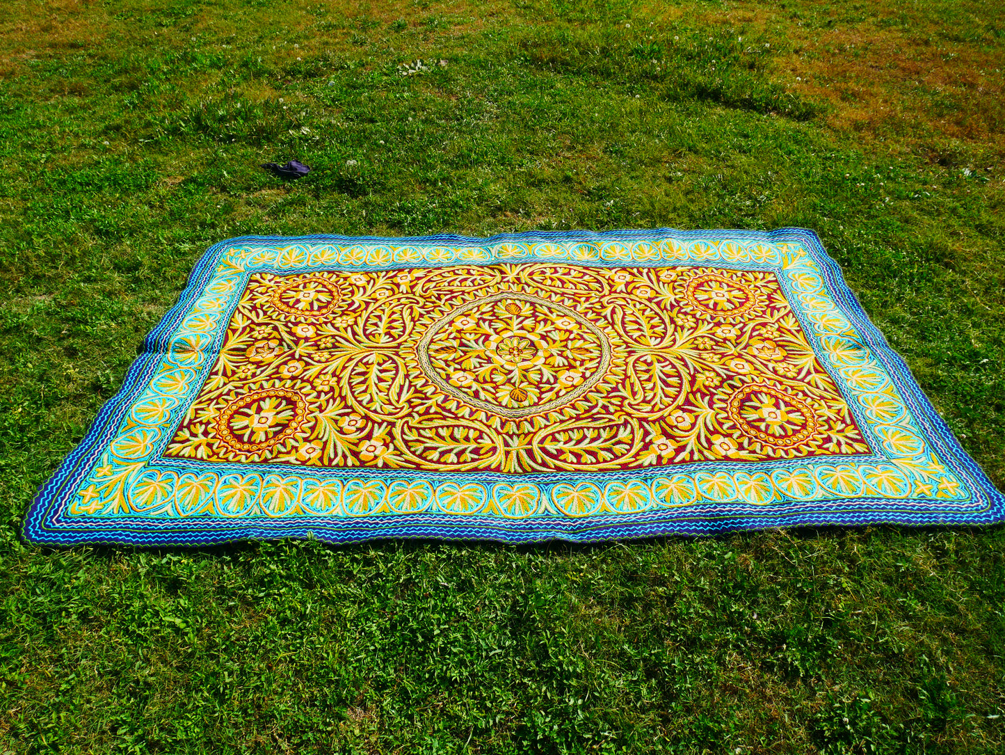 Wool rug Kashmiri "Namda" 6*10 traditional hand felted - floral embroidery | bohemian area rug from the Himalayas