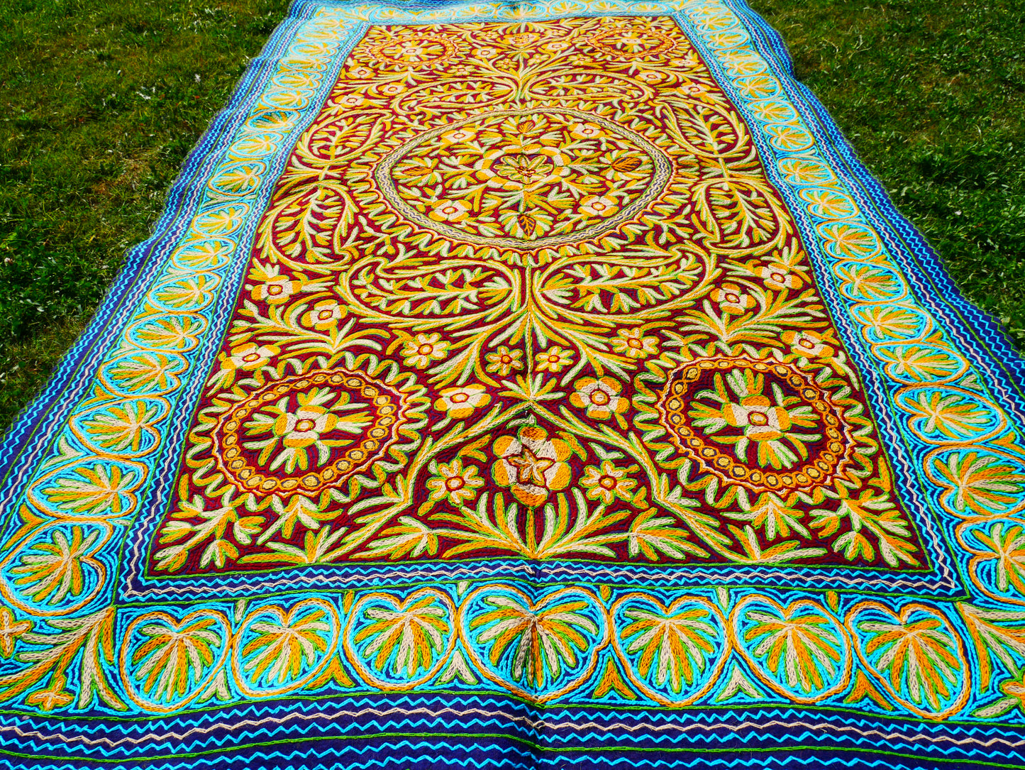 Wool rug Kashmiri "Namda" 6*10 traditional hand felted - floral embroidery | bohemian area rug from the Himalayas