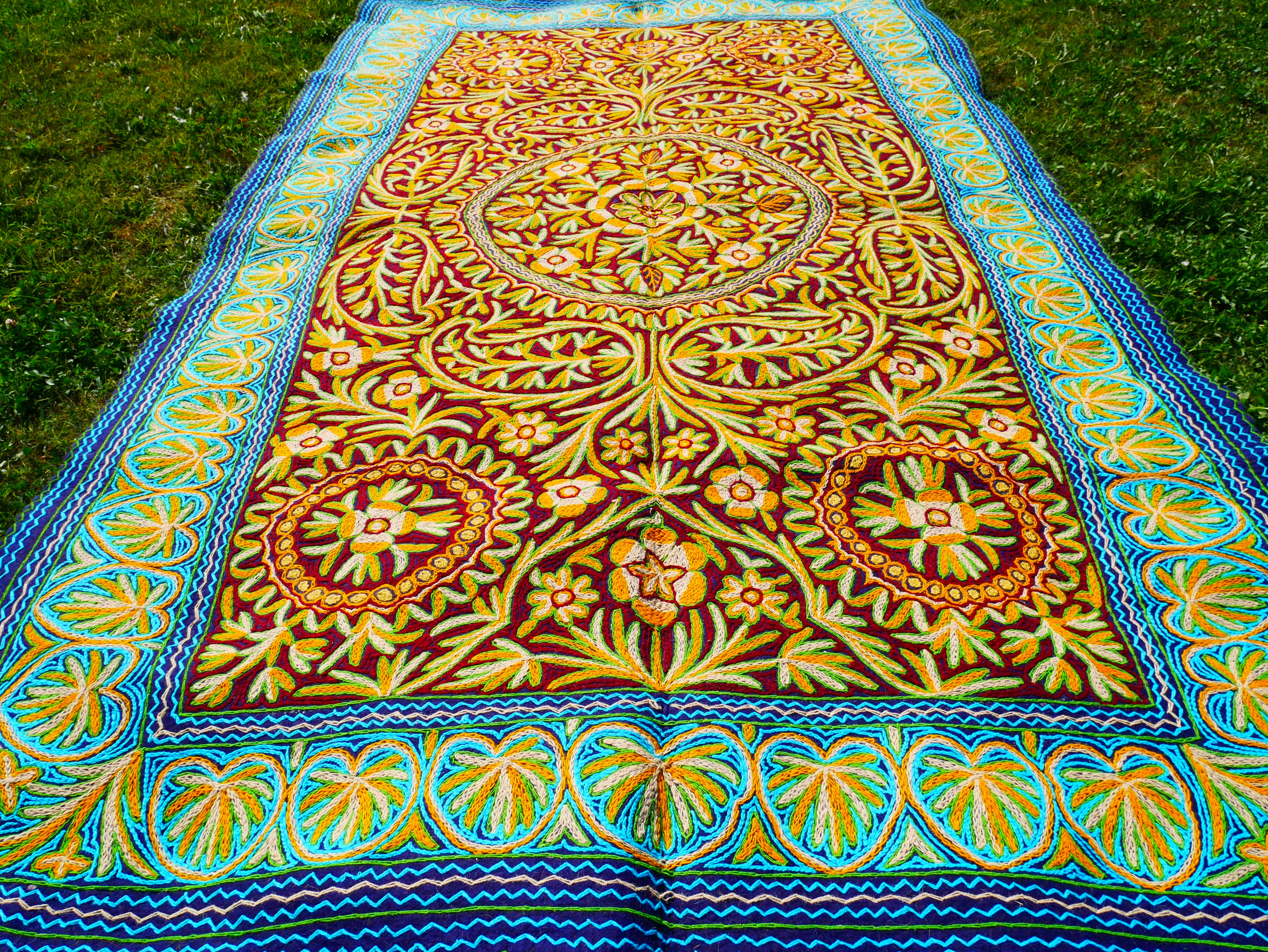 Wool rug Kashmiri "Namda" 6*10 traditional hand felted - floral embroidery | bohemian area rug from the Himalayas